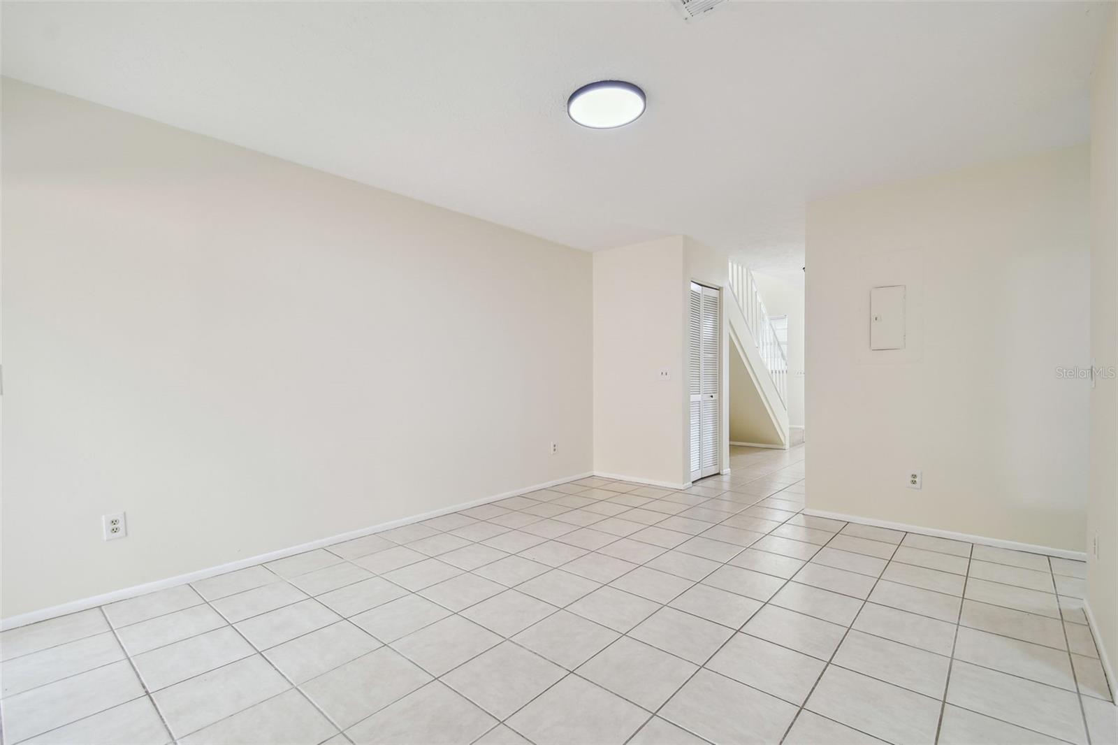 Listing photo id 12 for 9473 Forest Hills Place