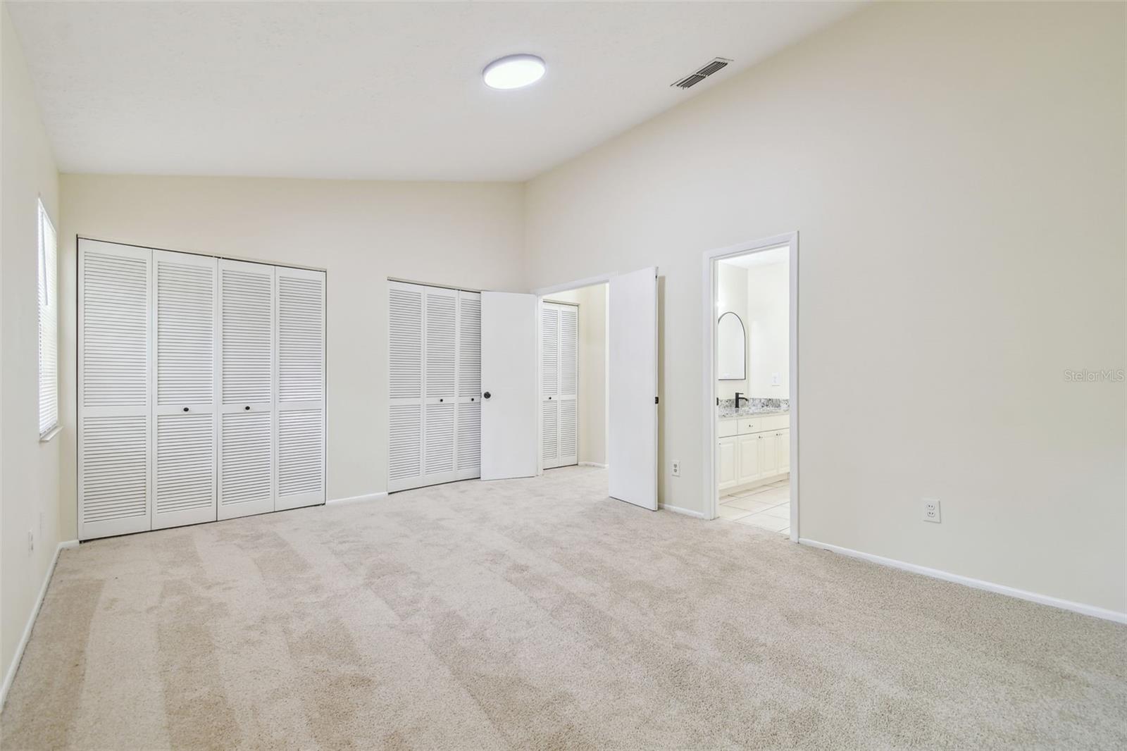 Listing photo id 20 for 9473 Forest Hills Place