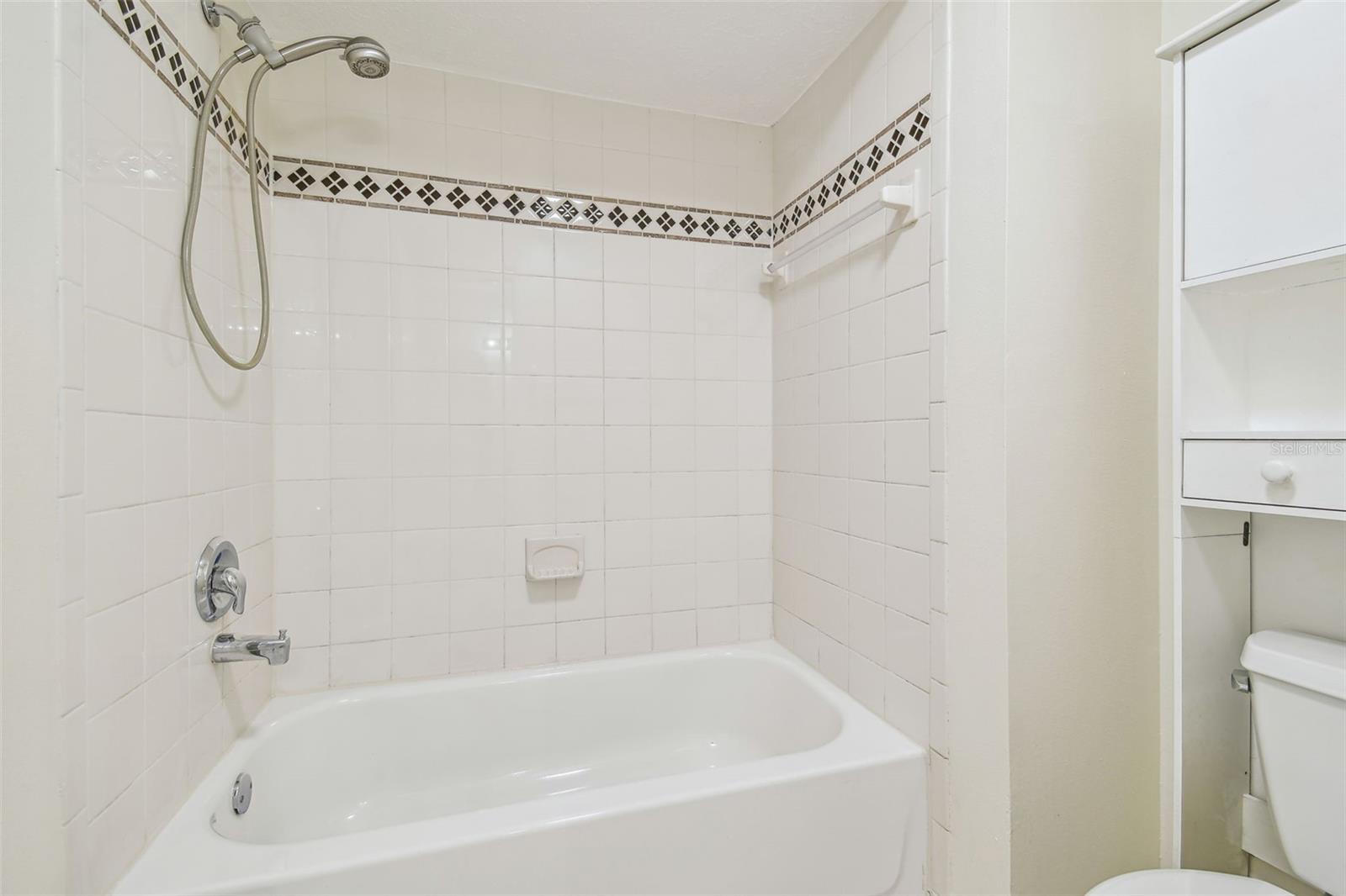 Listing photo id 24 for 9473 Forest Hills Place