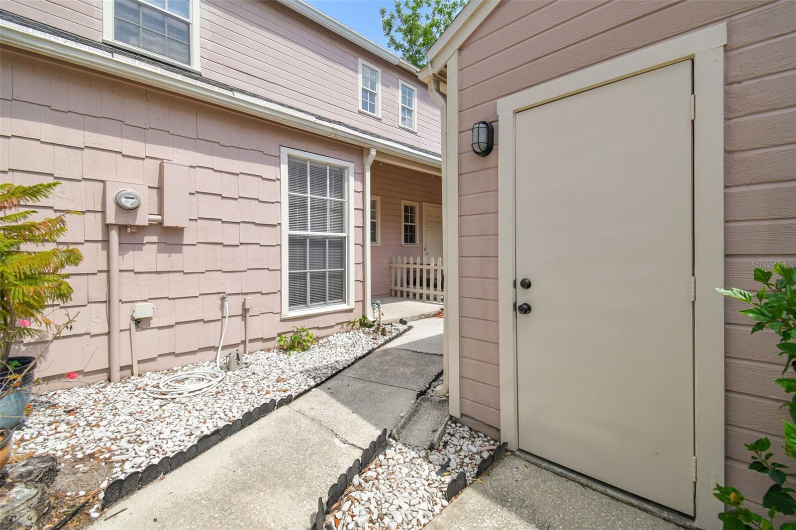 Listing photo id 1 for 9473 Forest Hills Place