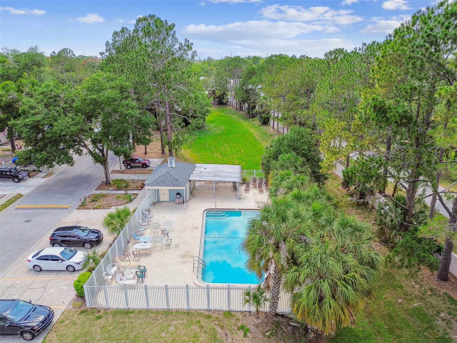 Listing photo id 32 for 9473 Forest Hills Place