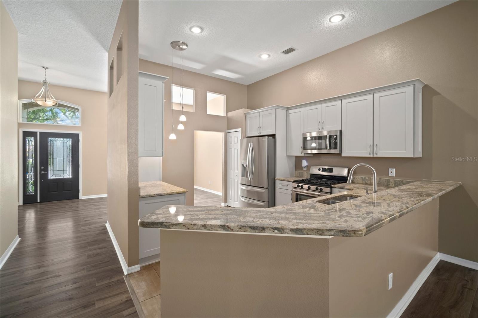 Listing photo id 11 for 1226 Baycrest Drive