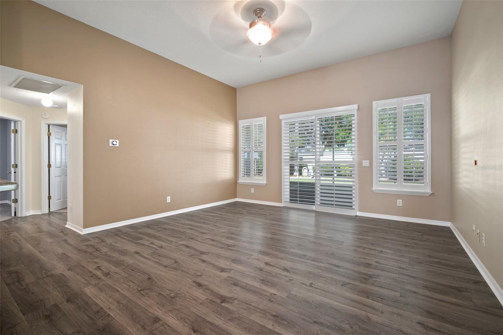 Listing photo id 24 for 1226 Baycrest Drive