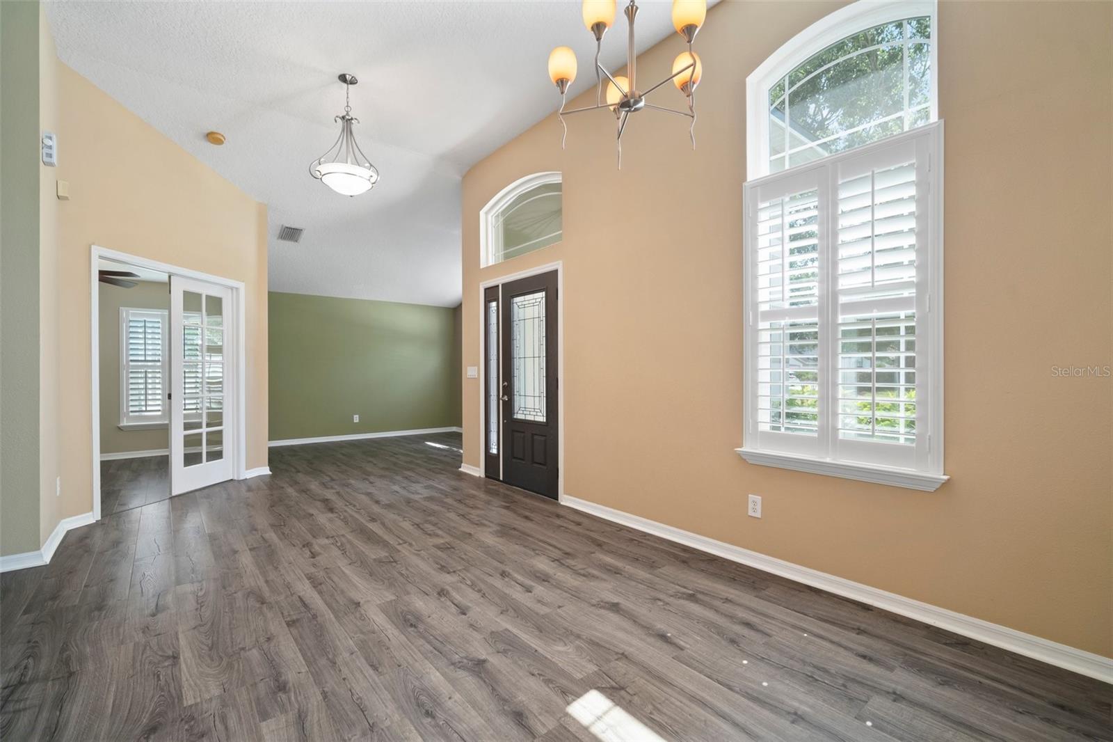 Listing photo id 25 for 1226 Baycrest Drive