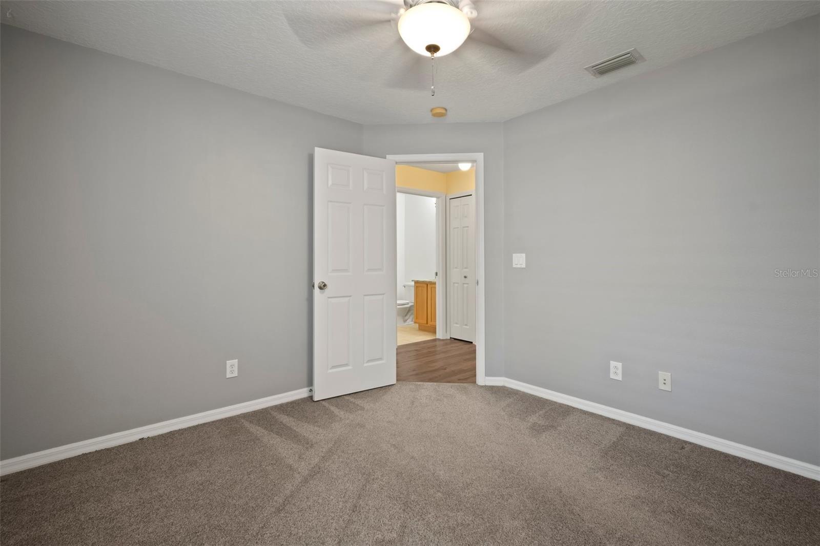 Listing photo id 31 for 1226 Baycrest Drive