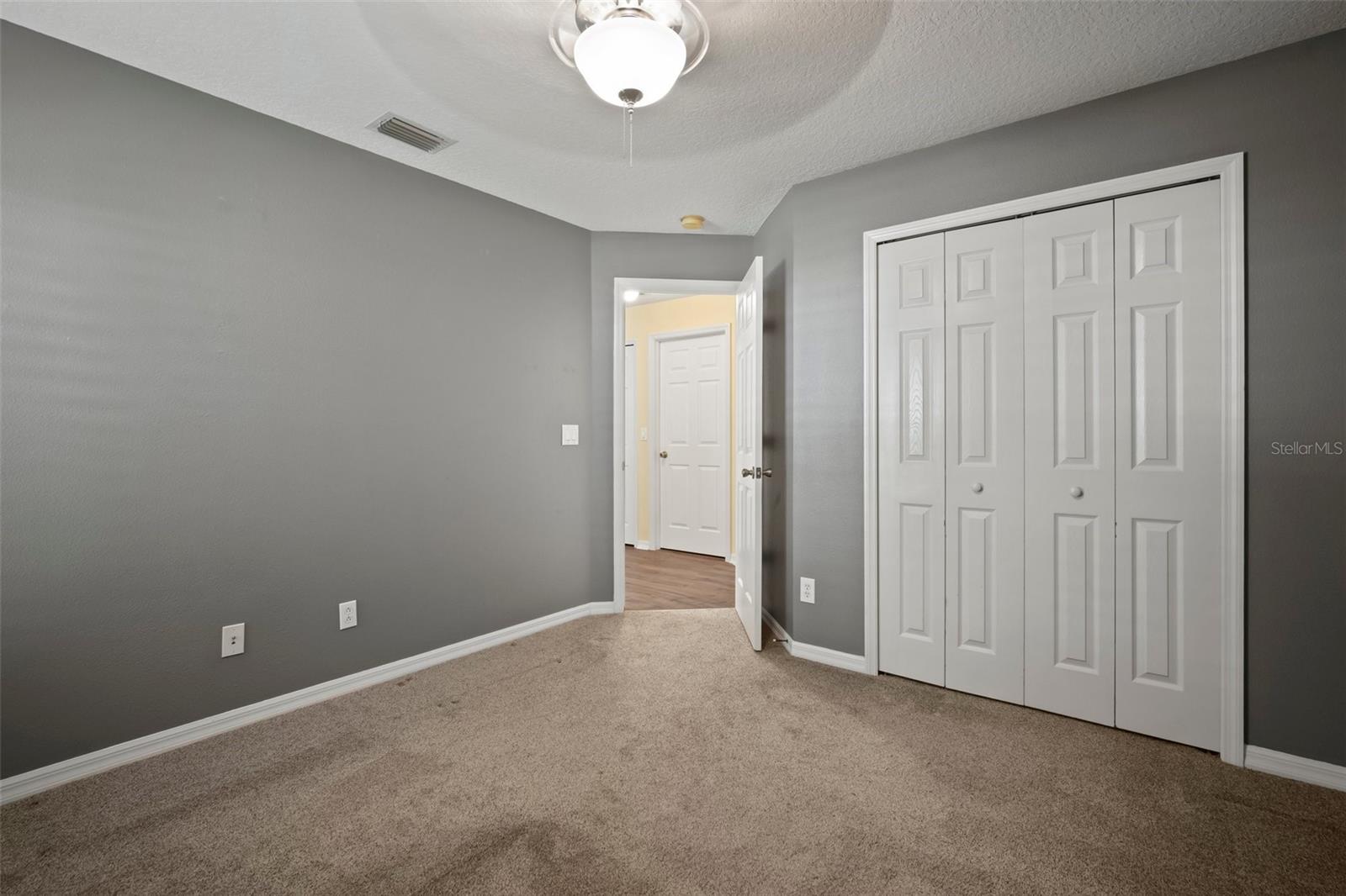 Listing photo id 33 for 1226 Baycrest Drive