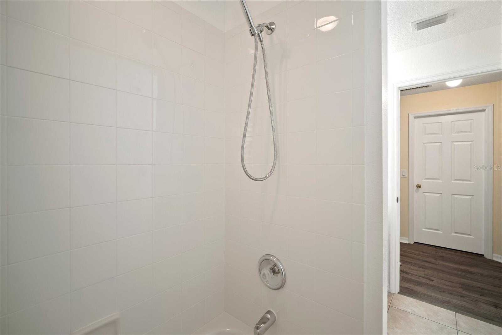 Listing photo id 36 for 1226 Baycrest Drive