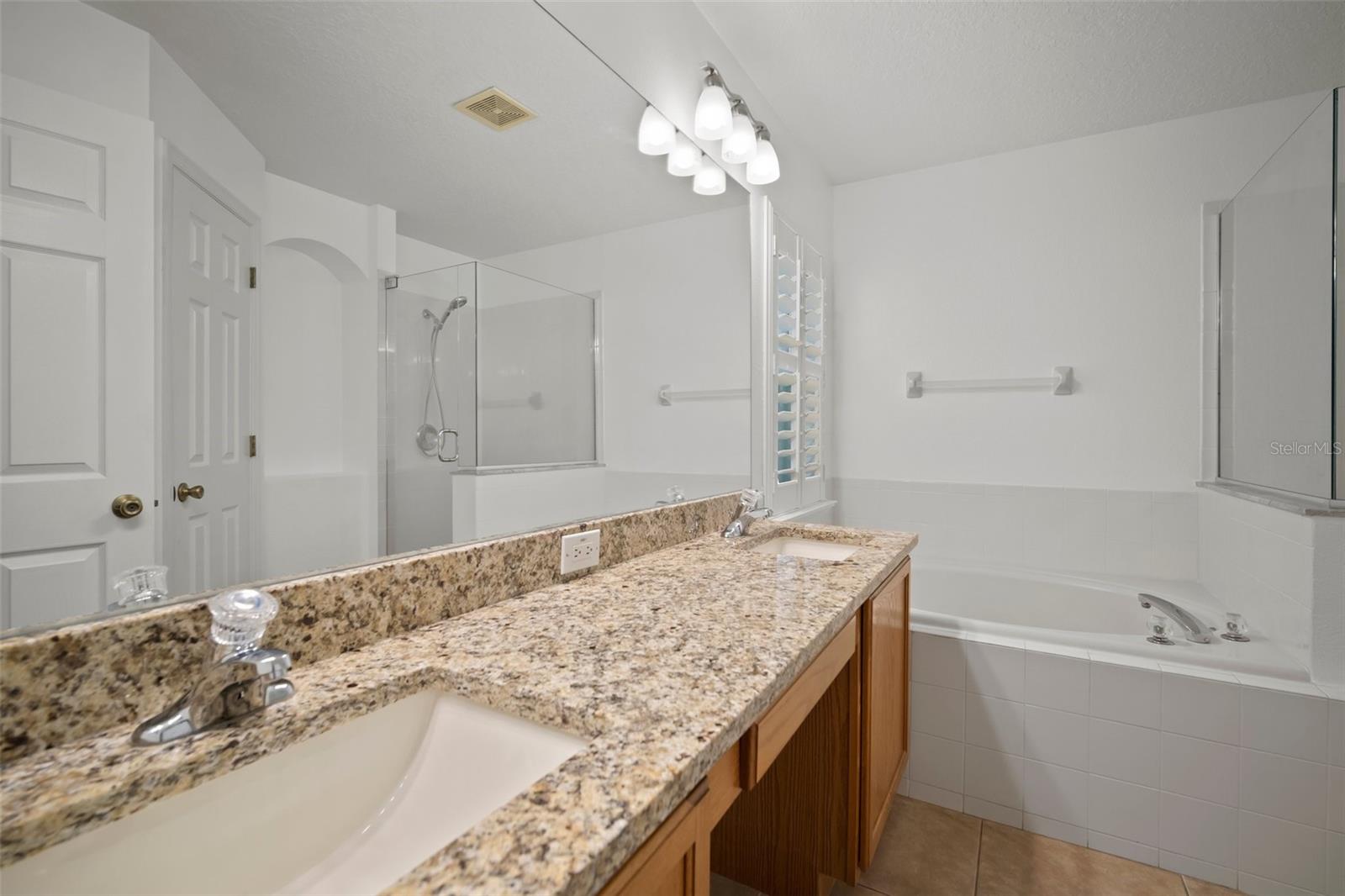 Listing photo id 43 for 1226 Baycrest Drive