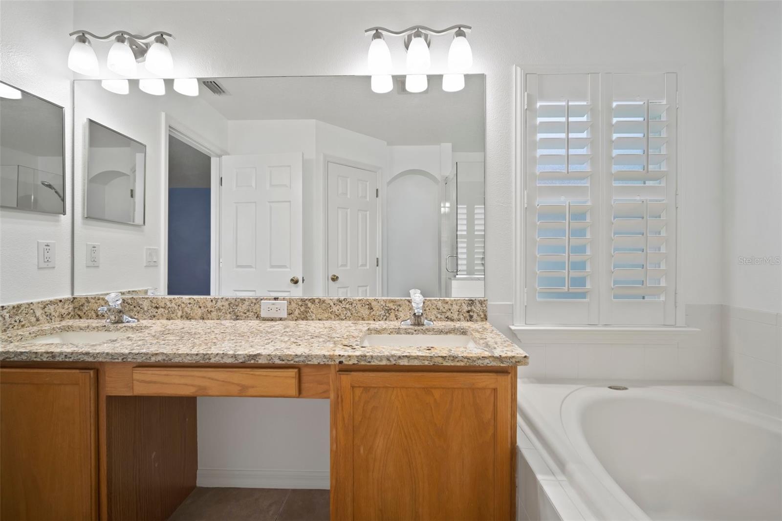 Listing photo id 44 for 1226 Baycrest Drive