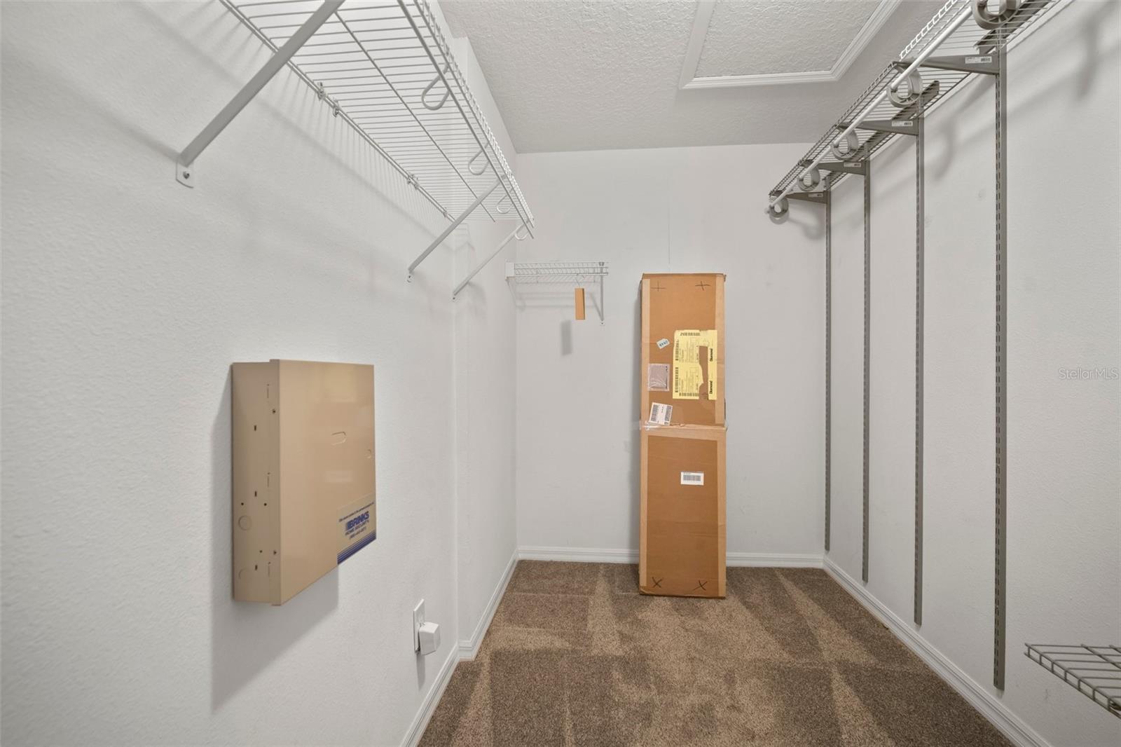 Listing photo id 46 for 1226 Baycrest Drive