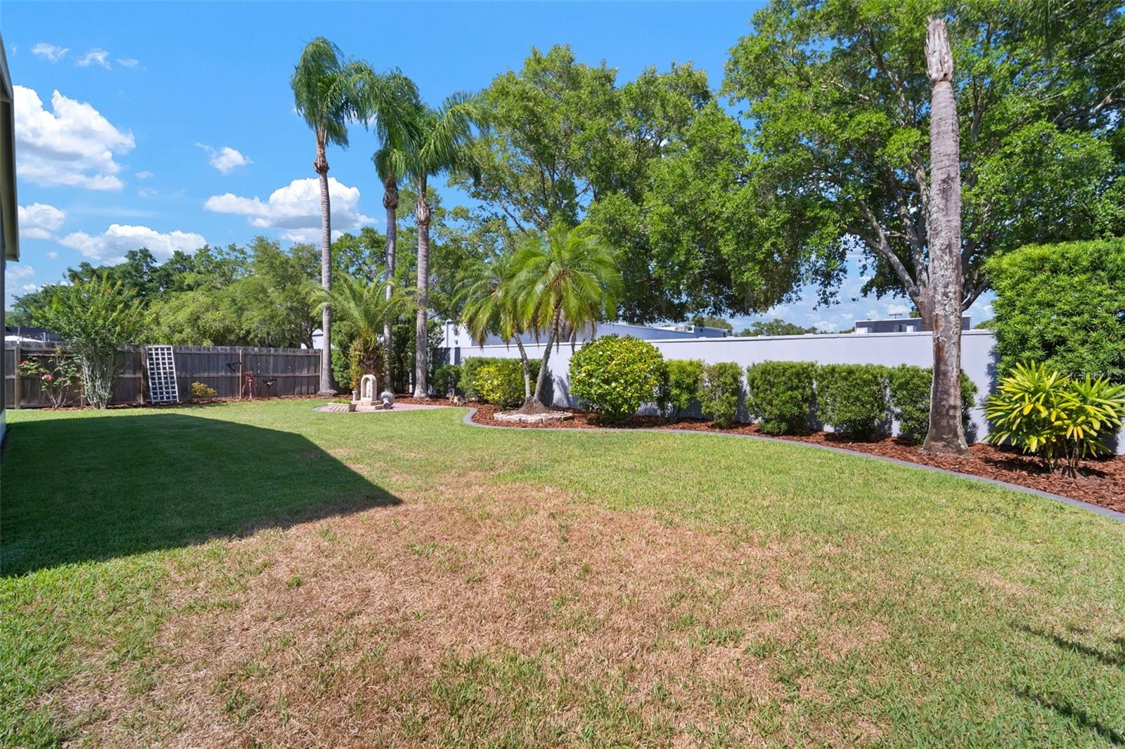 Listing photo id 57 for 1226 Baycrest Drive