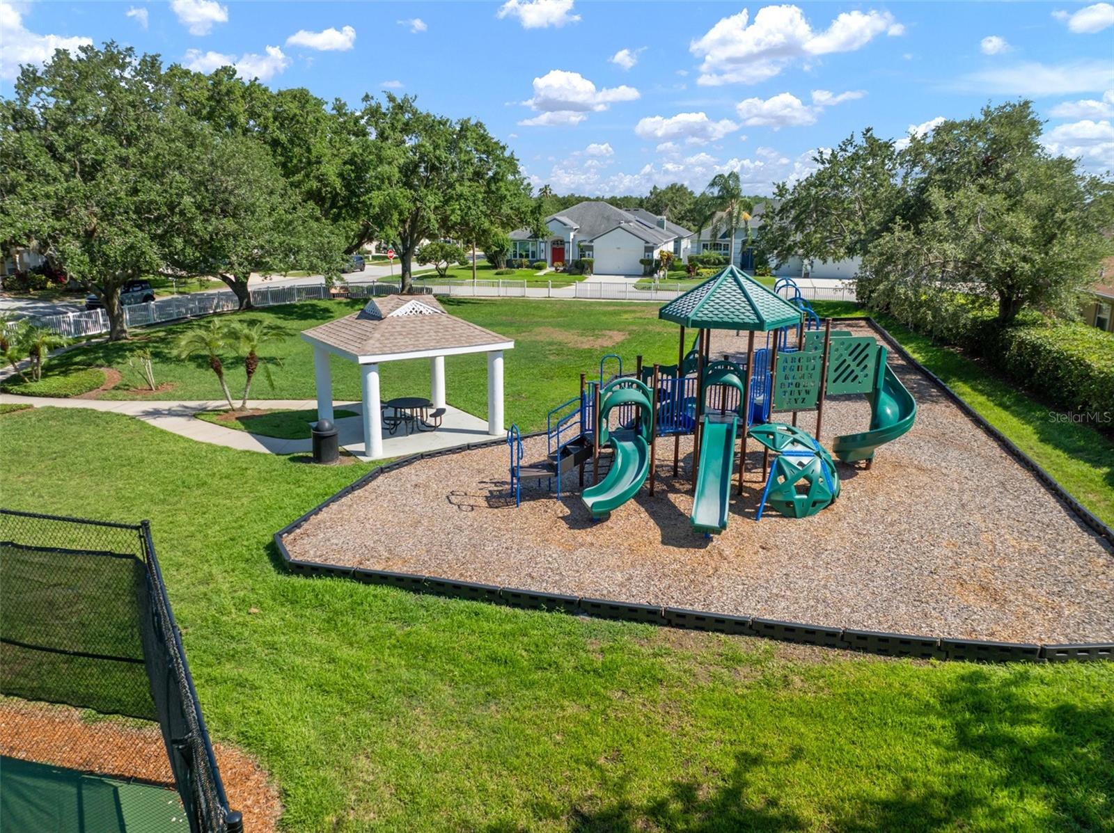 Listing photo id 61 for 1226 Baycrest Drive
