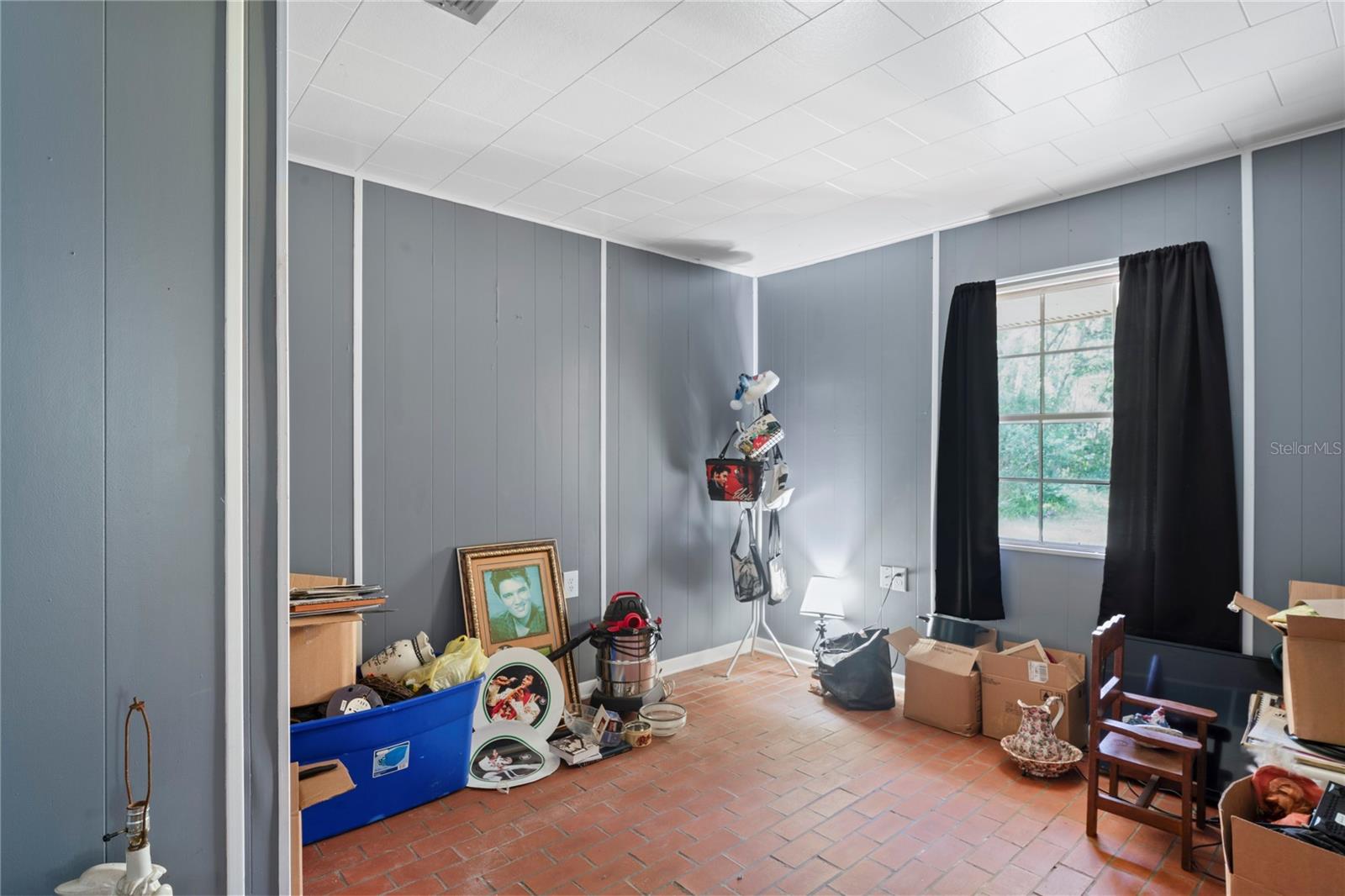 Image 12 of 33 For 8828 Jasmine Boulevard