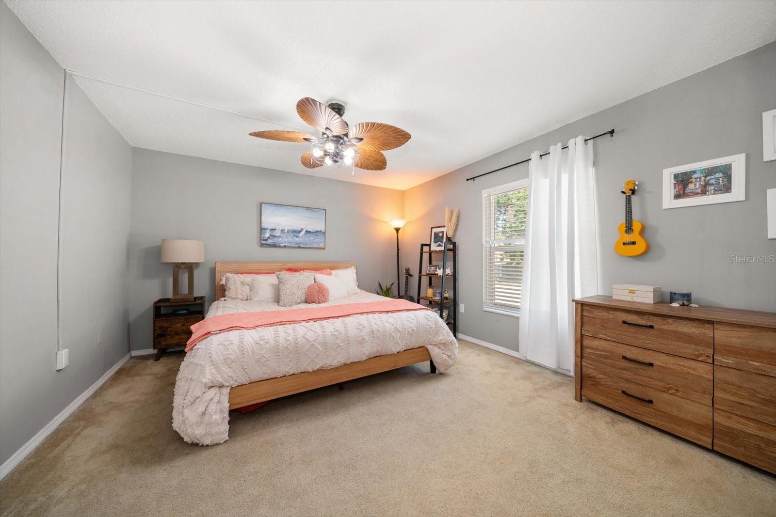 Image 17 of 52 For 12760 Indian Rocks Road 410