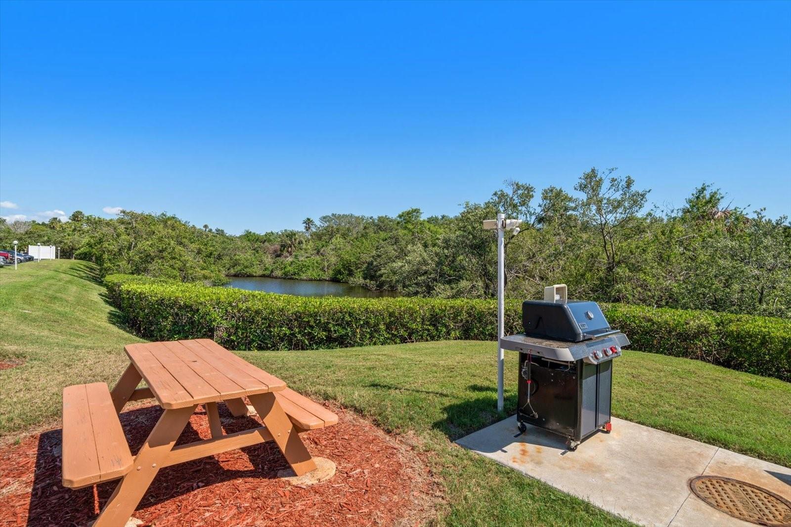 Image 26 of 52 For 12760 Indian Rocks Road 410