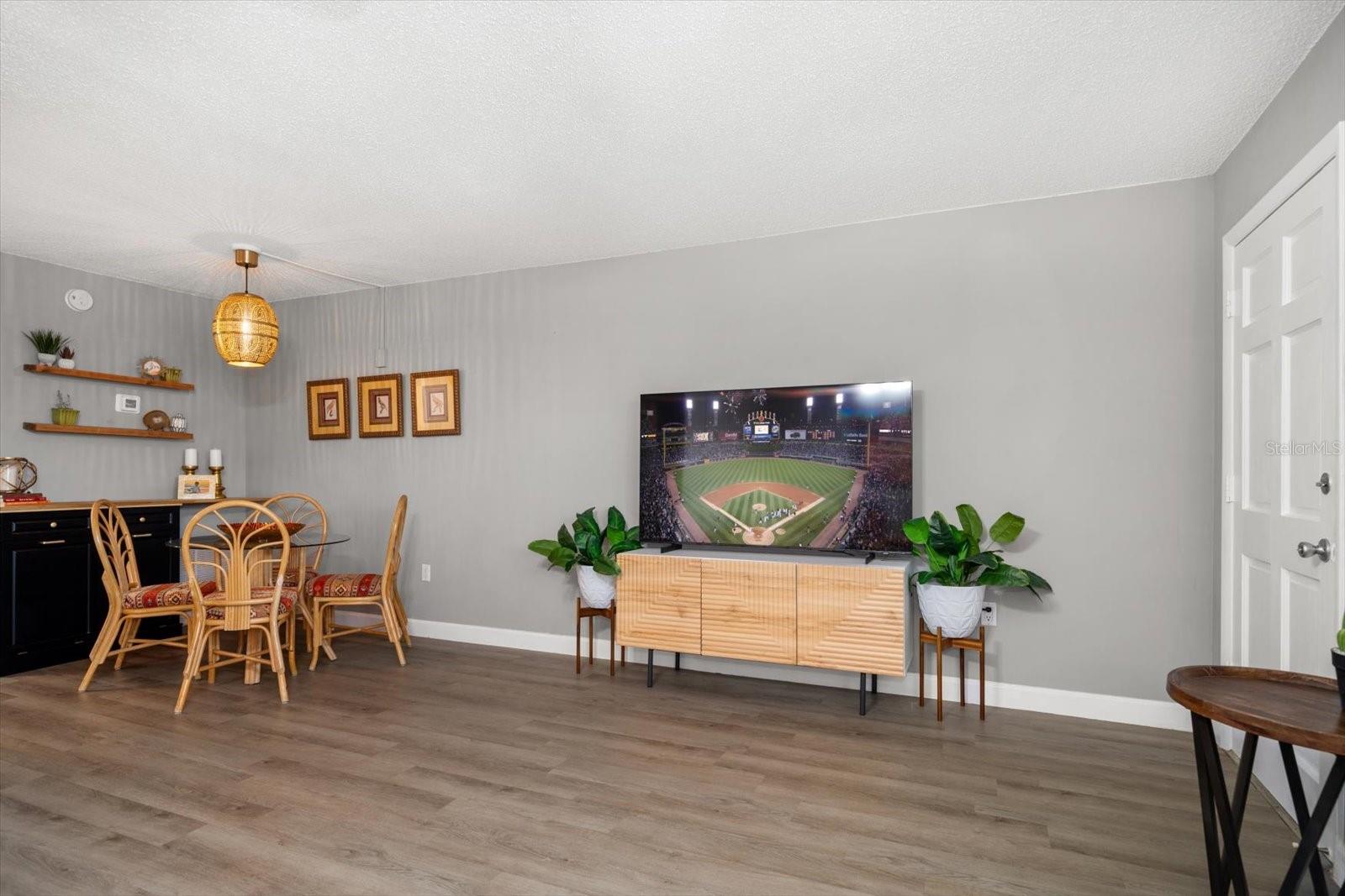 Image 7 of 52 For 12760 Indian Rocks Road 410