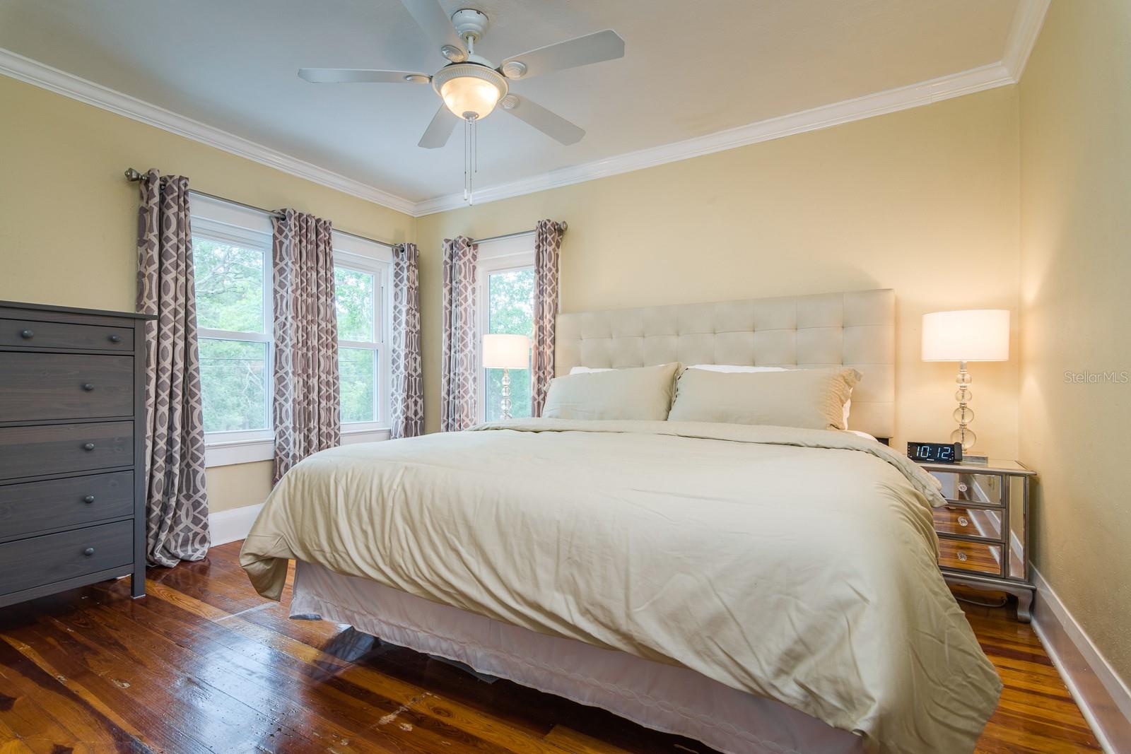 Image 17 of 23 For 809 Park Avenue