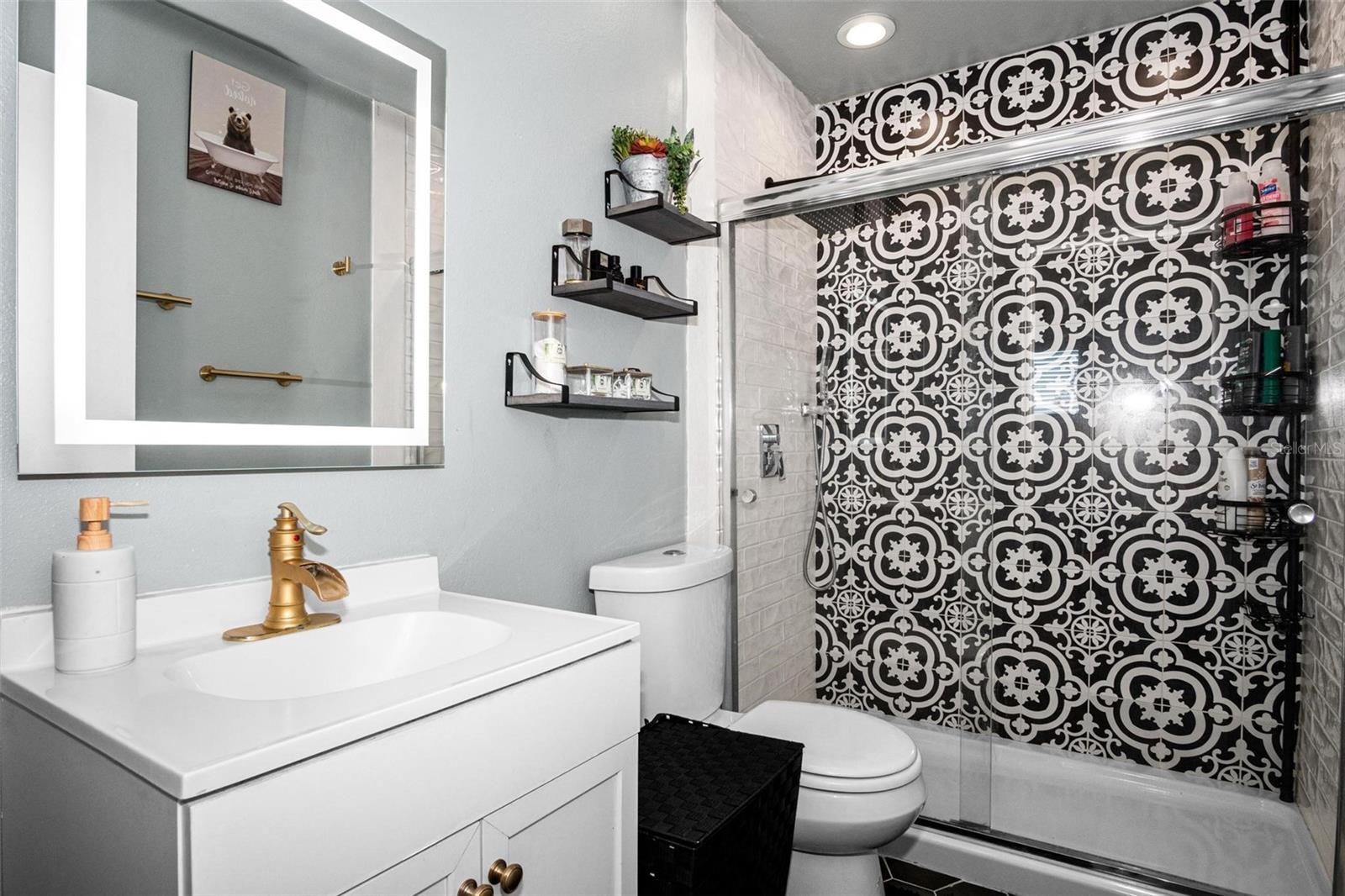 Listing photo id 14 for 1603 Fluorshire Drive