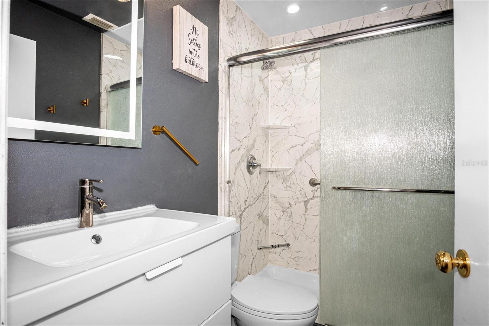 Listing photo id 16 for 1603 Fluorshire Drive