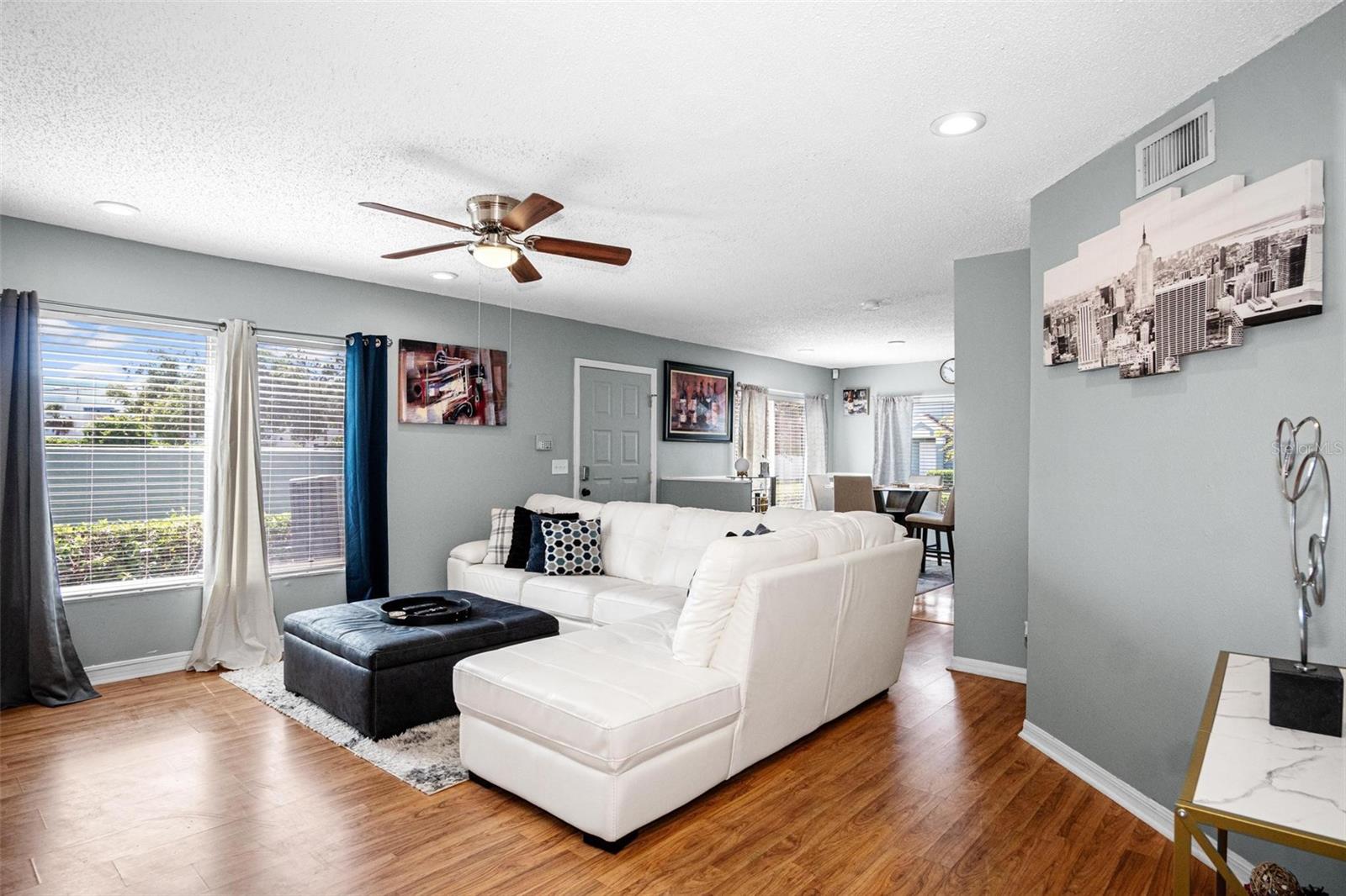 Listing photo id 2 for 1603 Fluorshire Drive