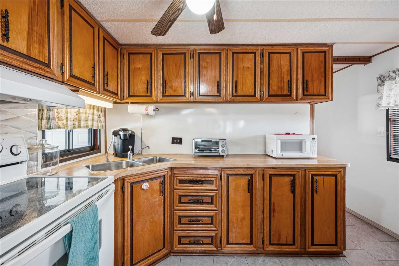 Image 6 of 54 For 37105 Lois Avenue