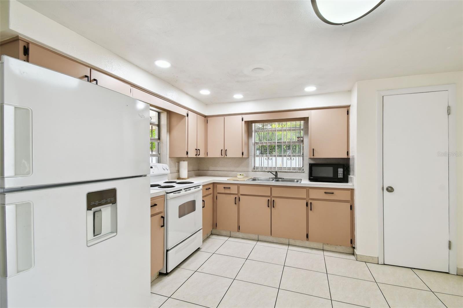 Image 15 of 53 For 3324 Saint Joseph Street