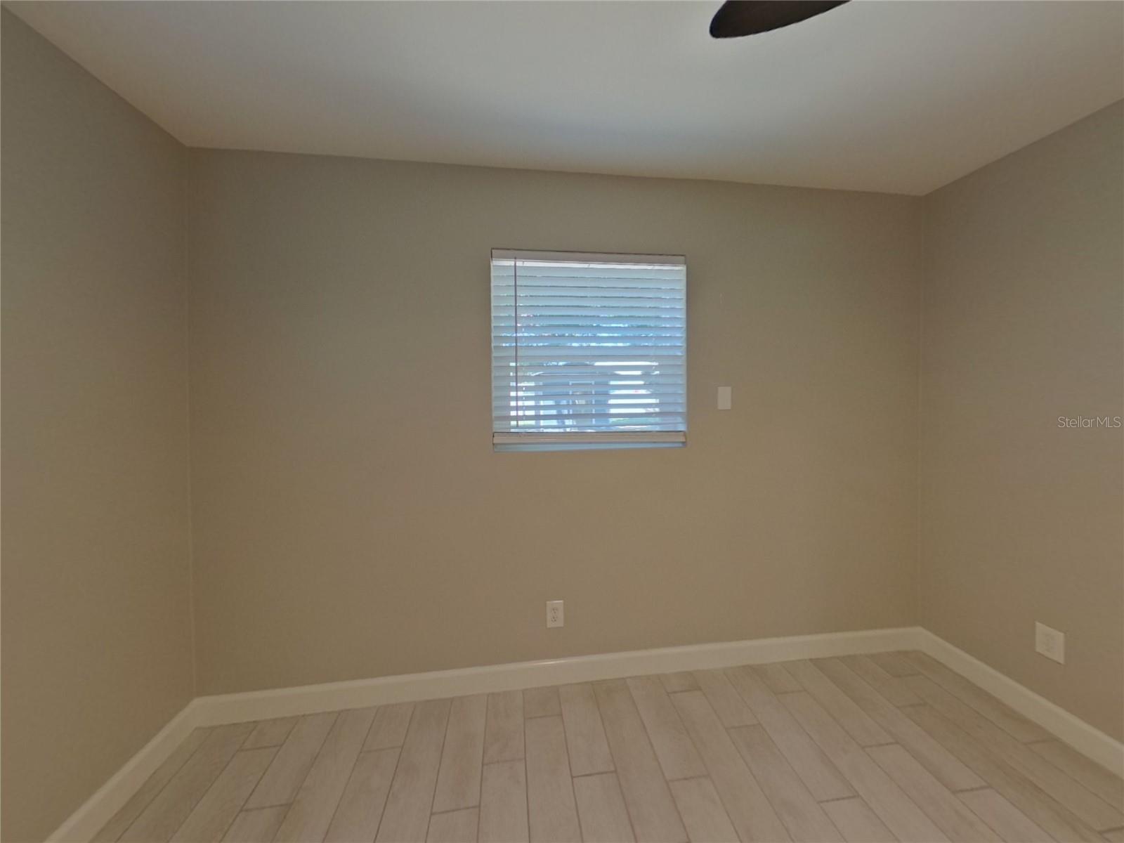 Image 10 of 15 For 1610 Lois Avenue