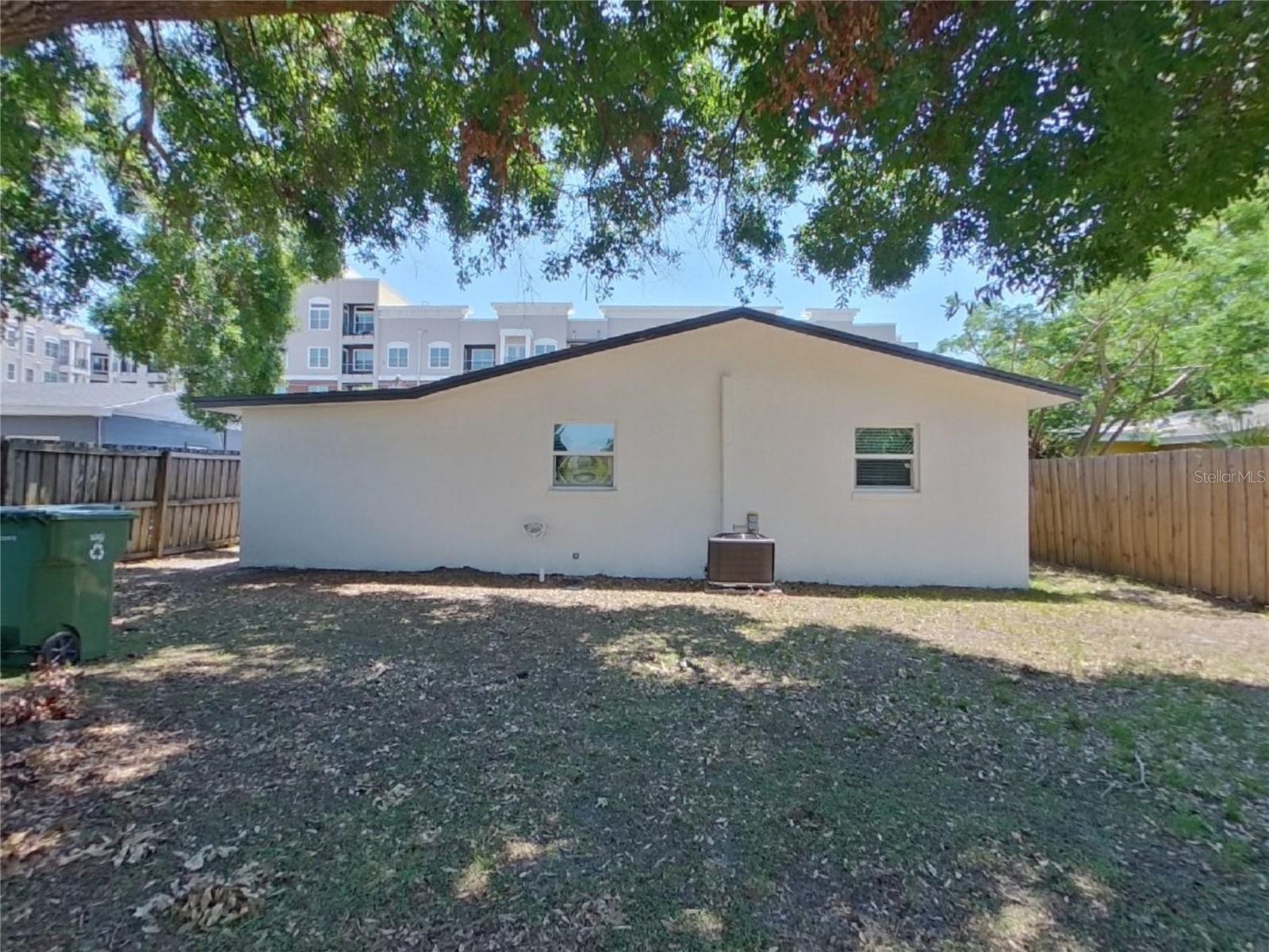 Image 15 of 15 For 1610 Lois Avenue