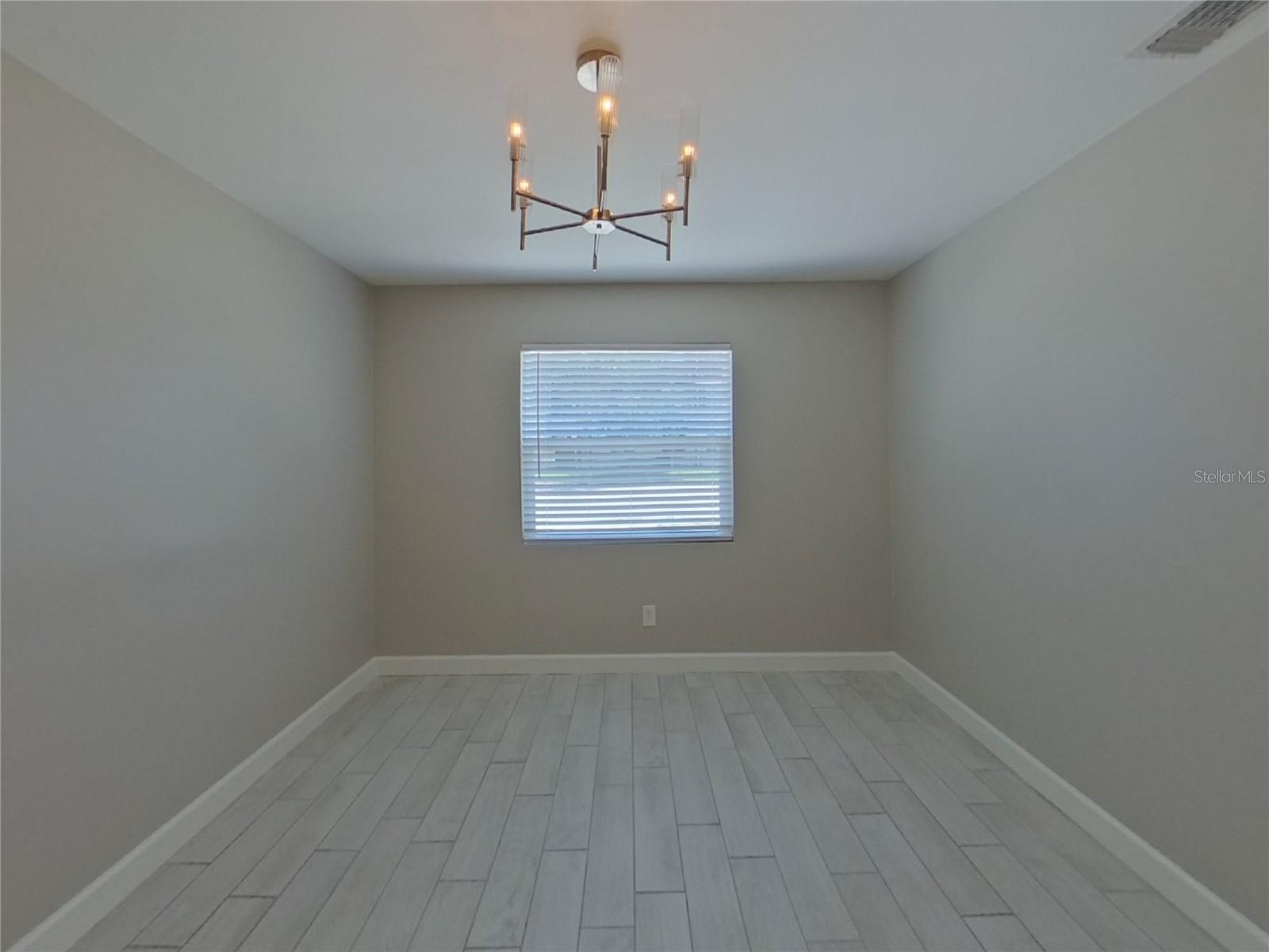 Image 4 of 15 For 1610 Lois Avenue