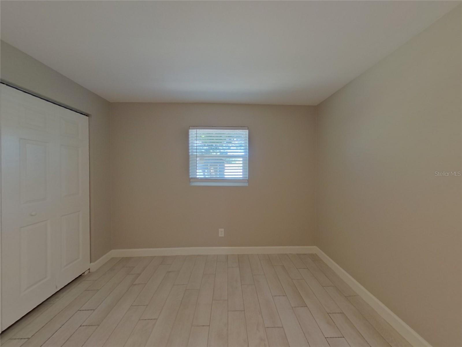 Image 6 of 15 For 1610 Lois Avenue