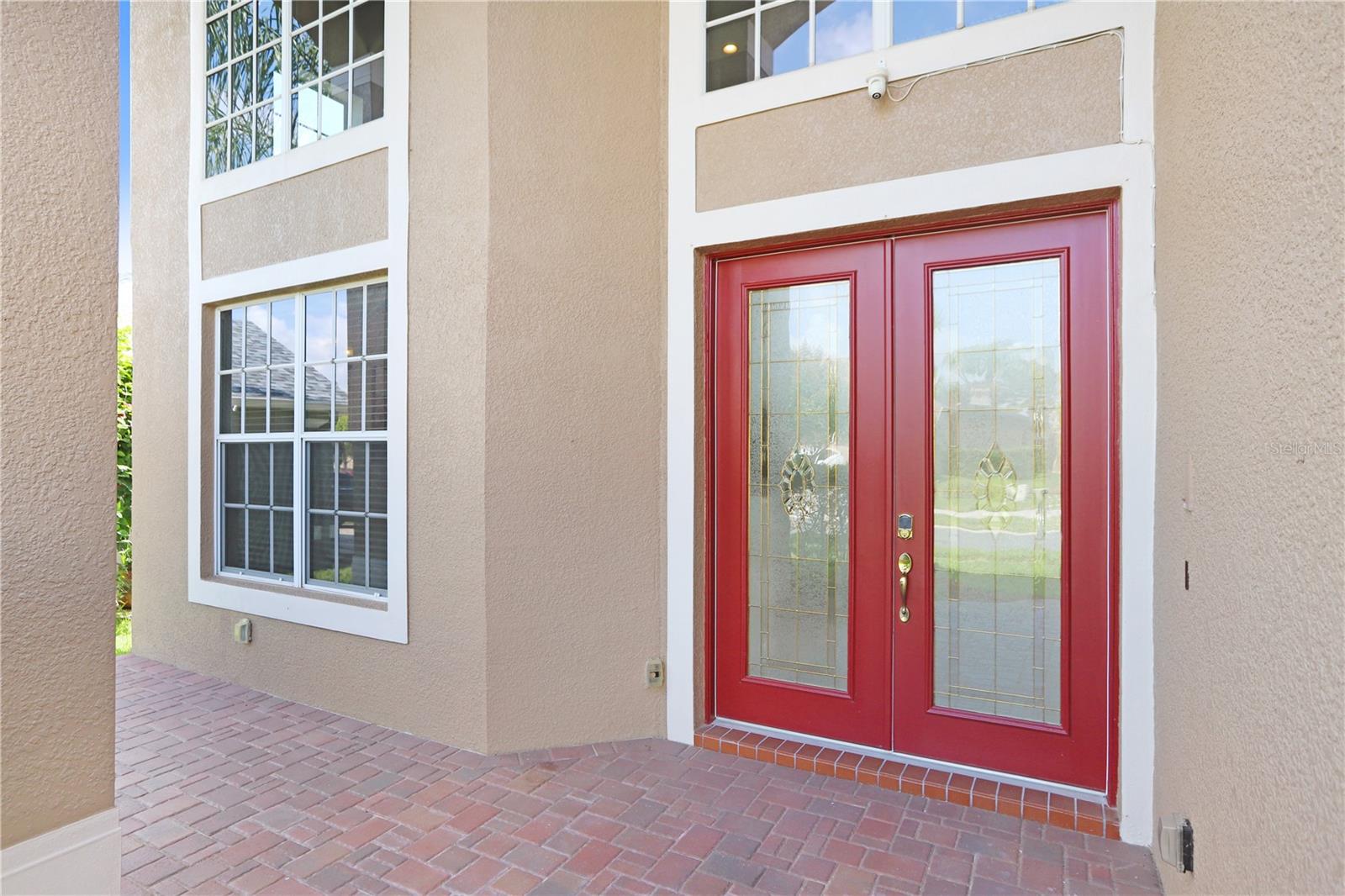 Listing photo id 0 for 23325 Abercorn Lane