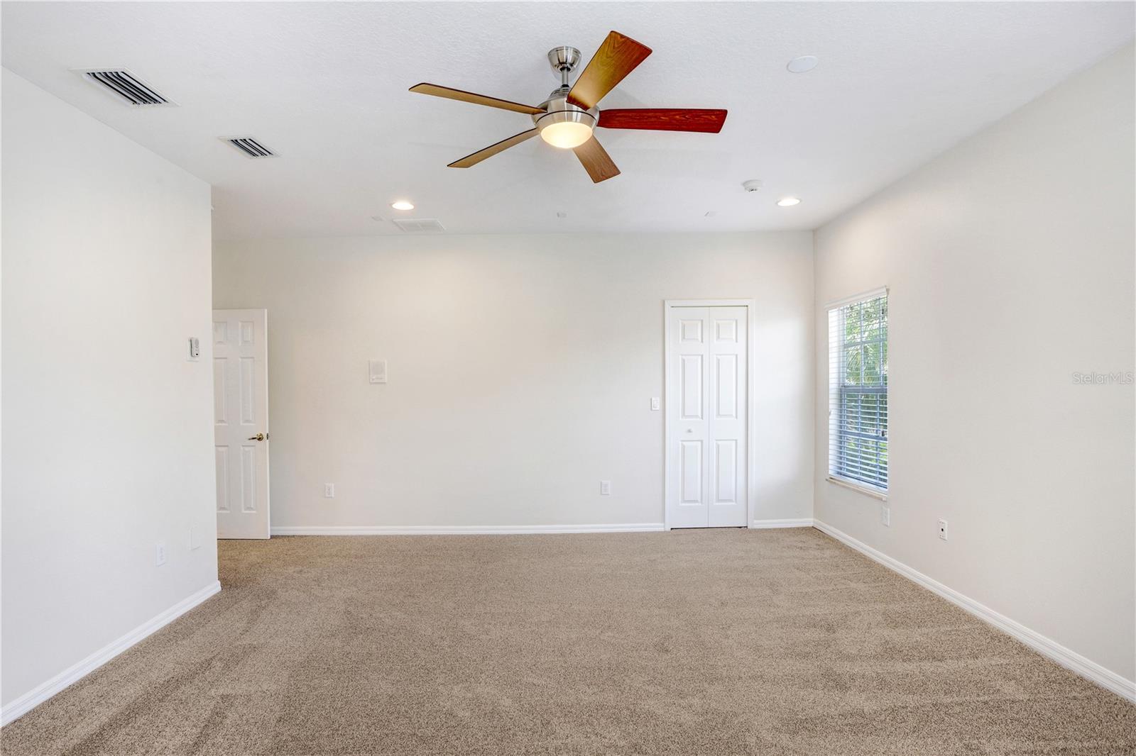 Listing photo id 21 for 23325 Abercorn Lane