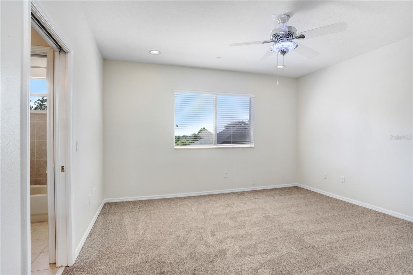 Listing photo id 23 for 23325 Abercorn Lane