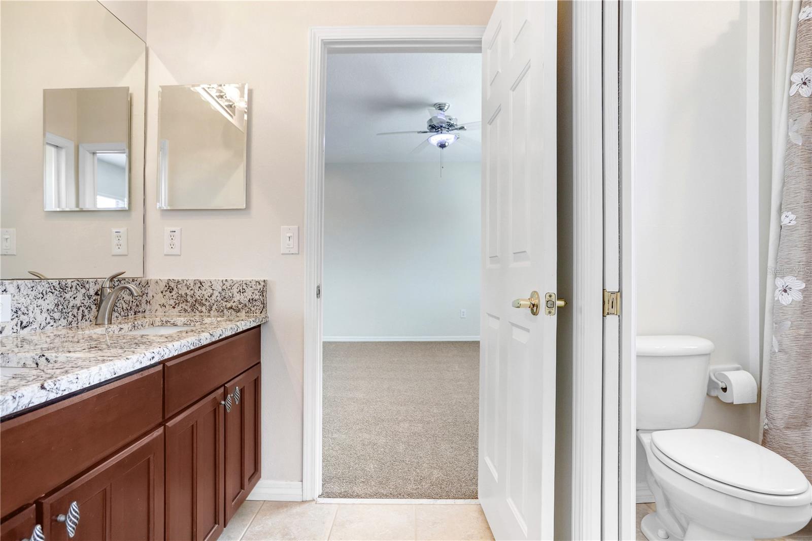 Listing photo id 25 for 23325 Abercorn Lane