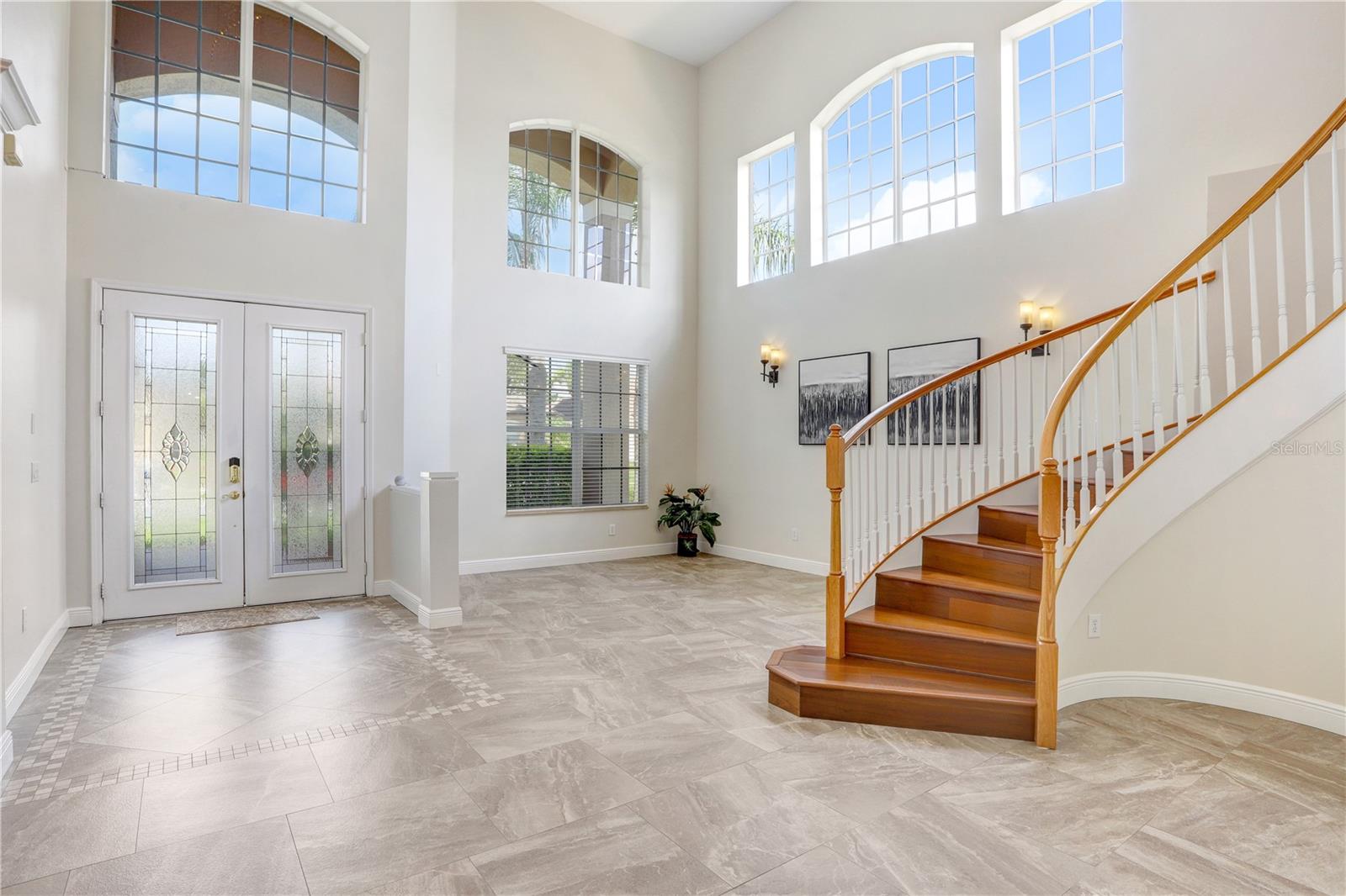 Listing photo id 2 for 23325 Abercorn Lane