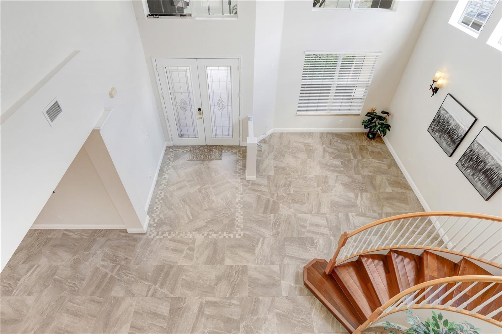 Listing photo id 3 for 23325 Abercorn Lane