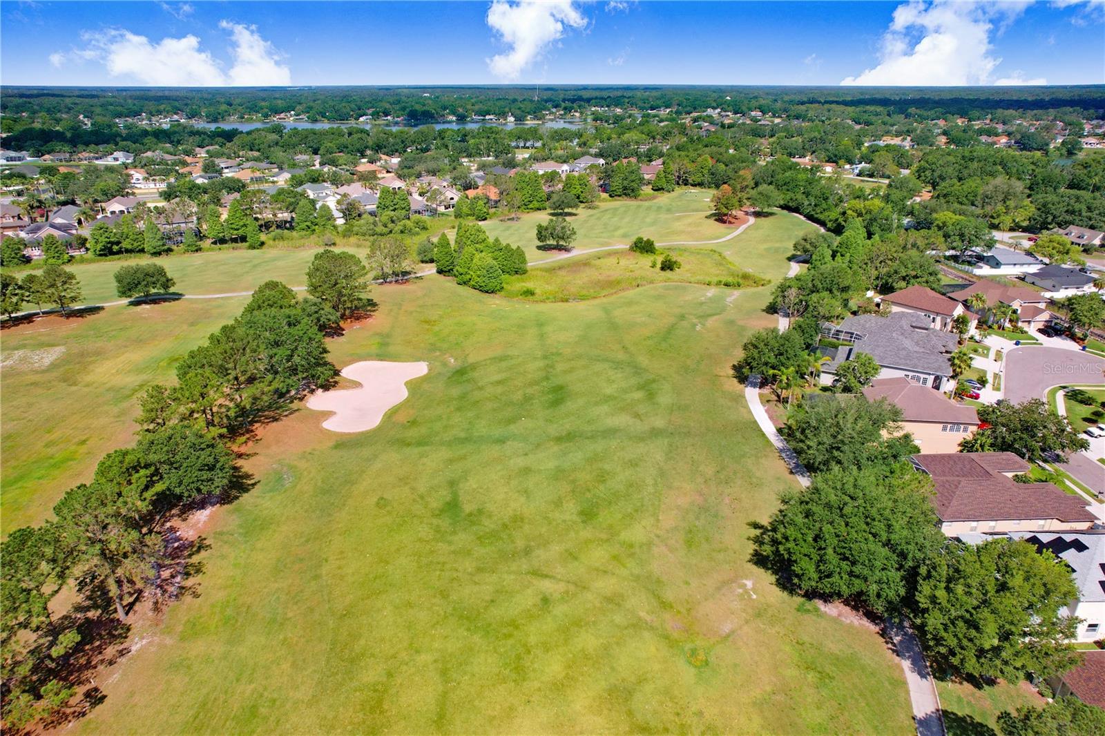 Listing photo id 64 for 23325 Abercorn Lane