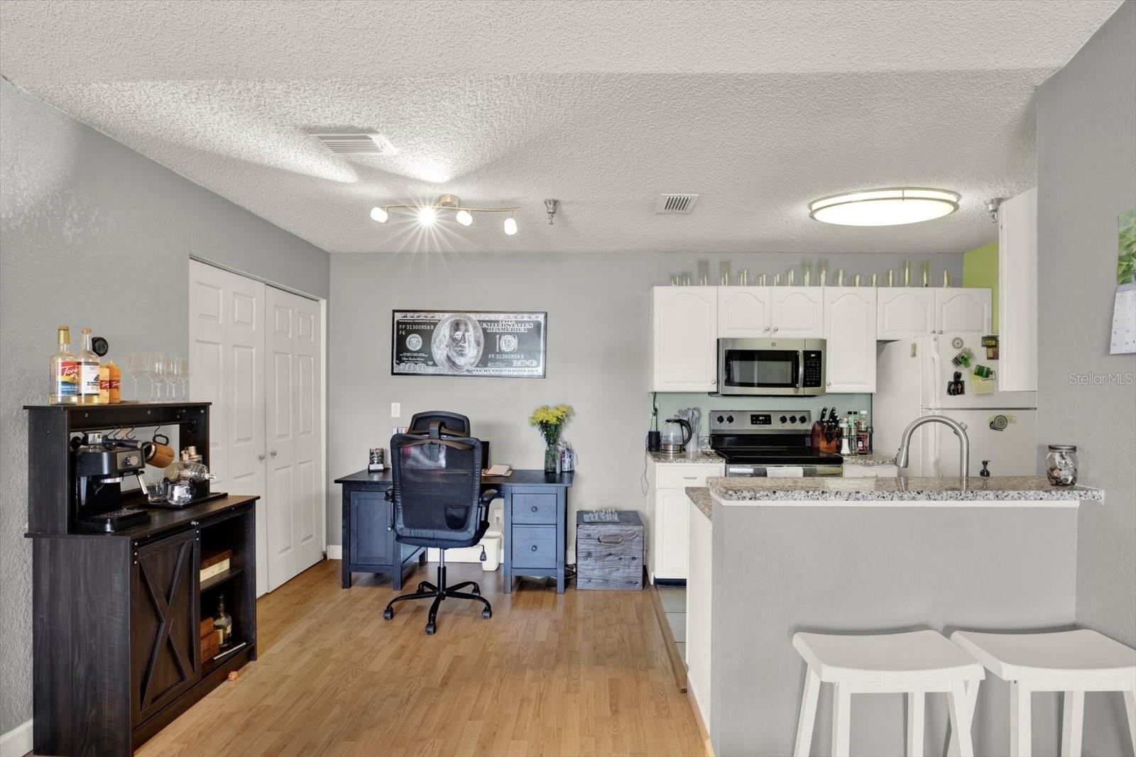 Image 6 of 17 For 10265 Gandy Boulevard N 906