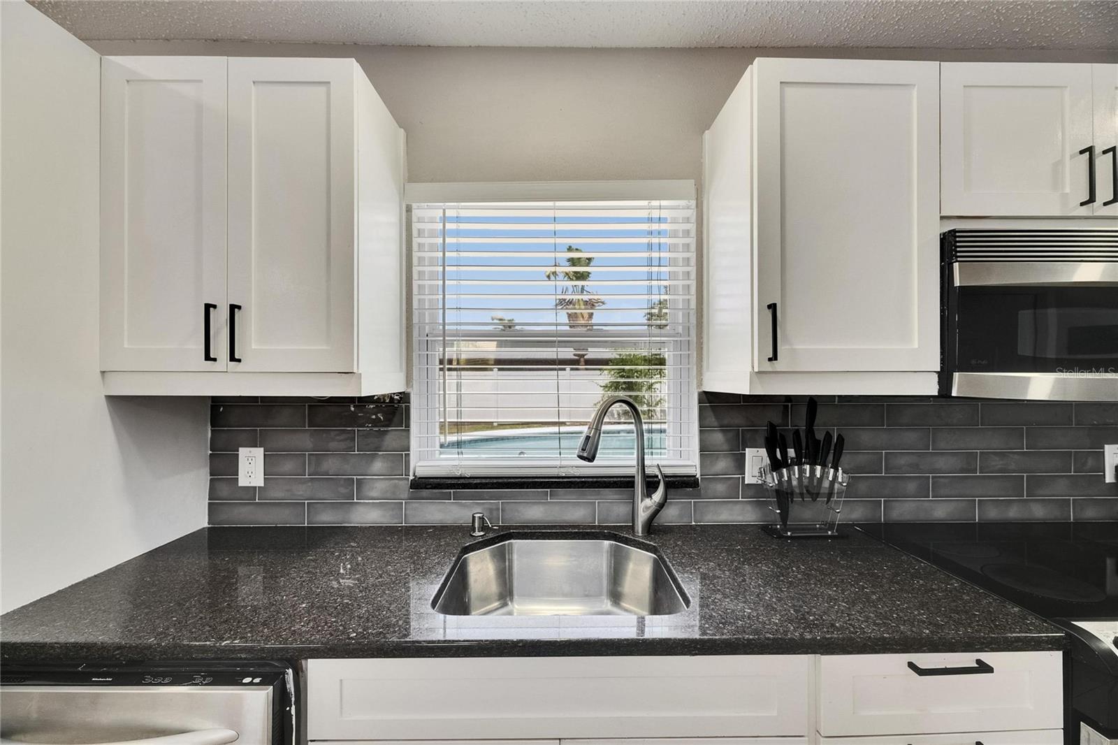 Image 10 of 39 For 4710 Travertine Drive