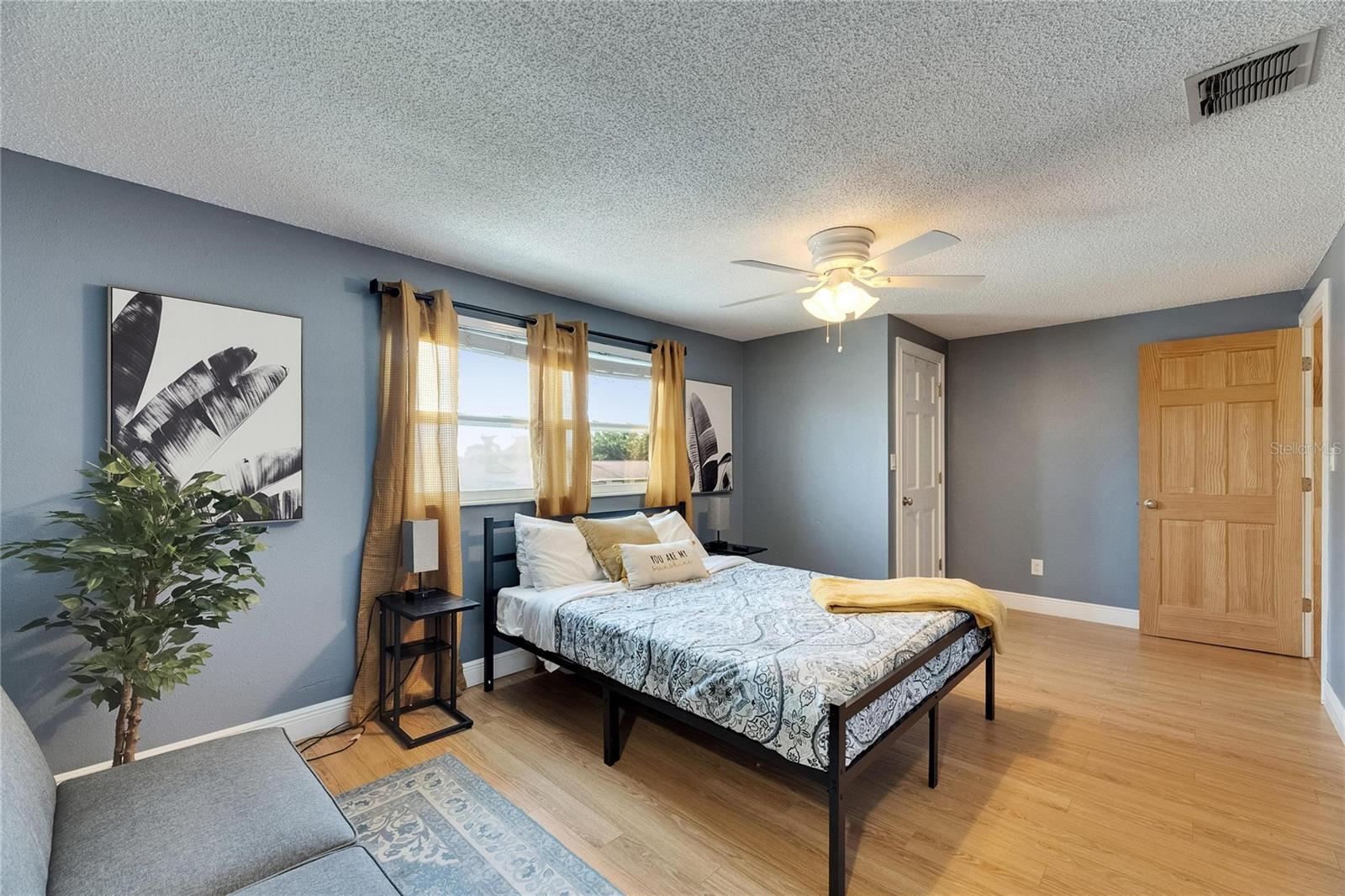 Image 31 of 39 For 4710 Travertine Drive