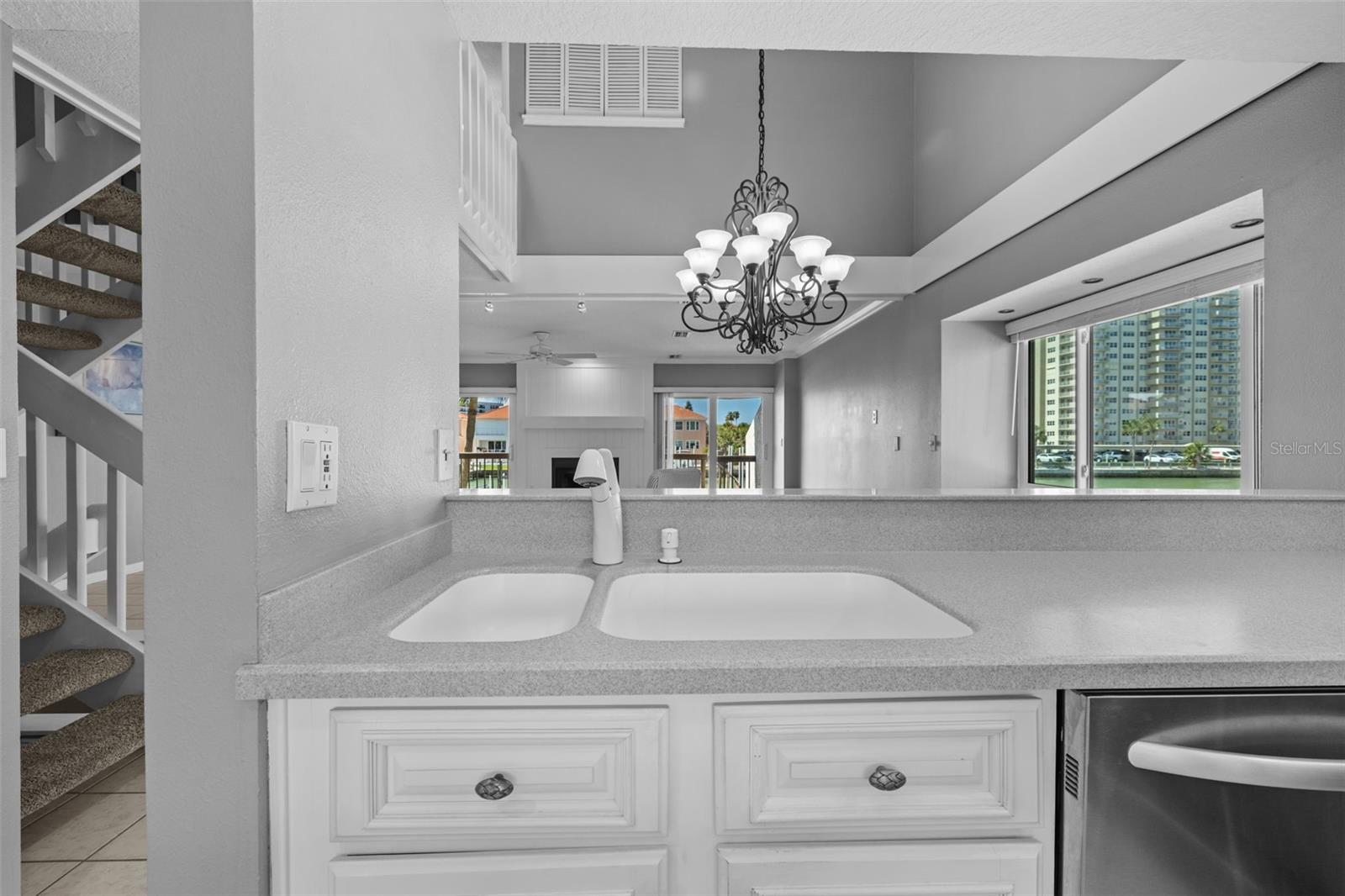 Image 13 of 83 For 101 Marina Del Rey Court