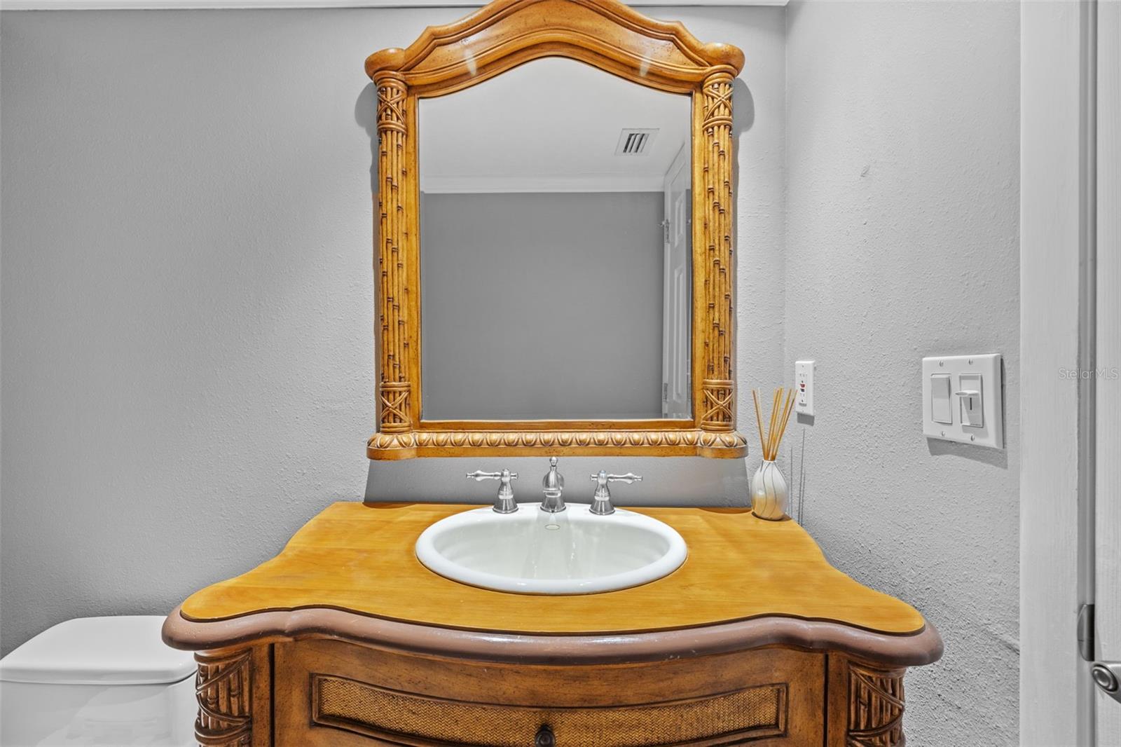 Image 18 of 83 For 101 Marina Del Rey Court
