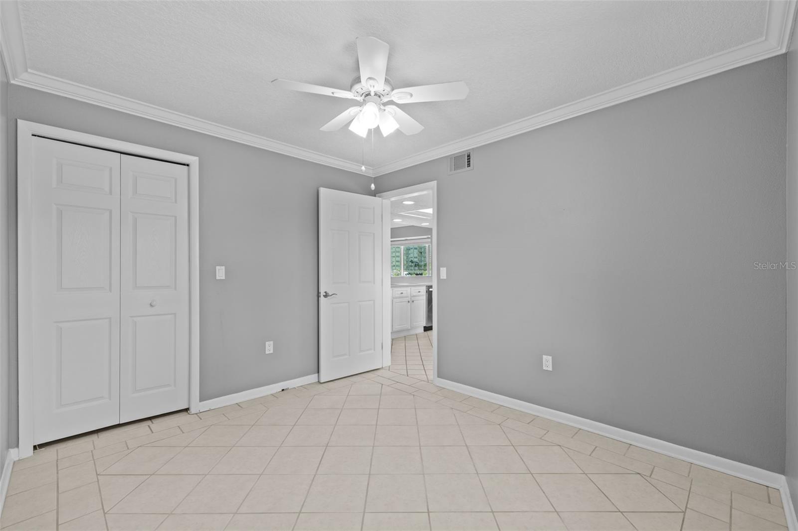 Image 20 of 83 For 101 Marina Del Rey Court