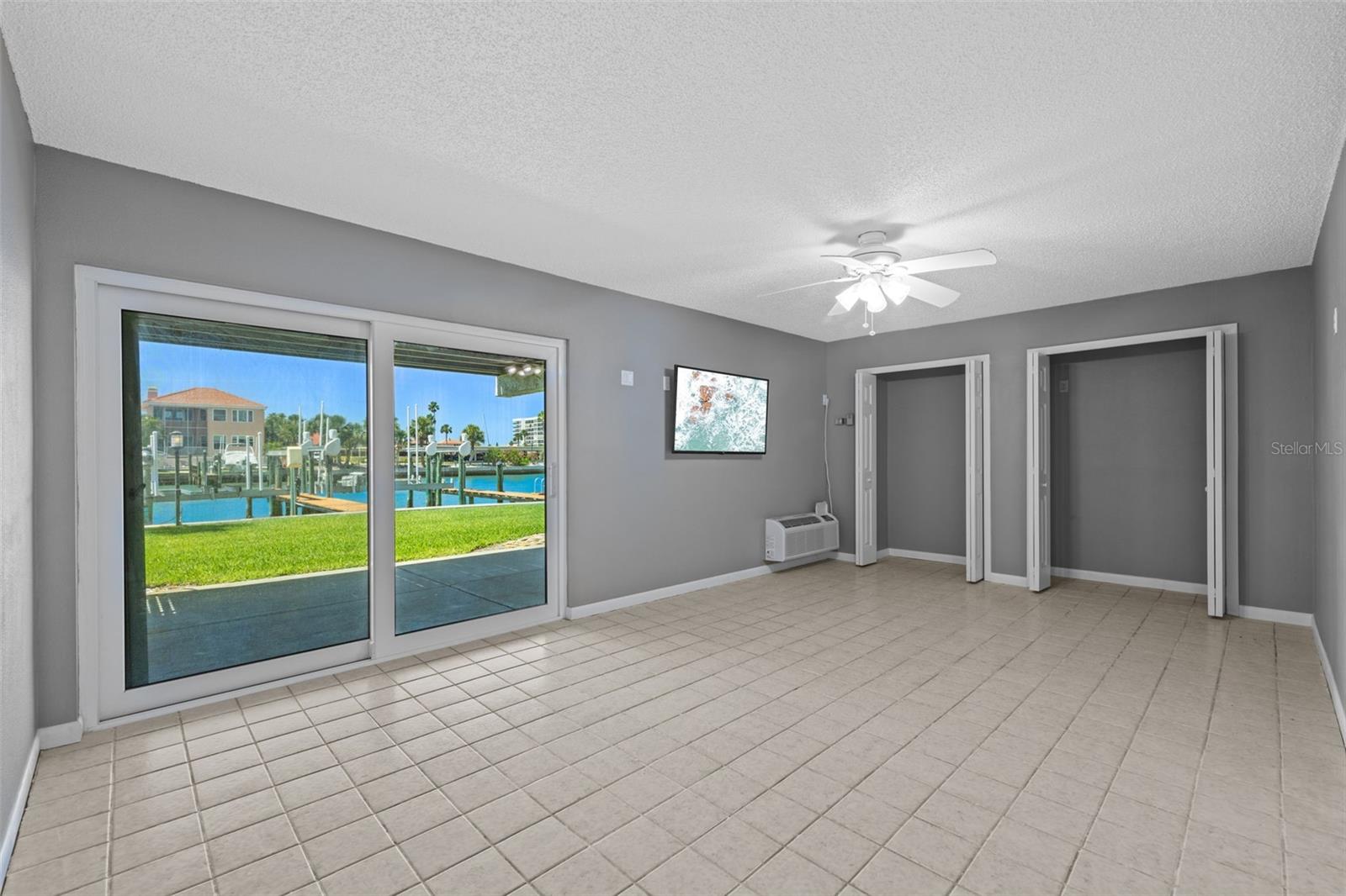 Image 42 of 83 For 101 Marina Del Rey Court