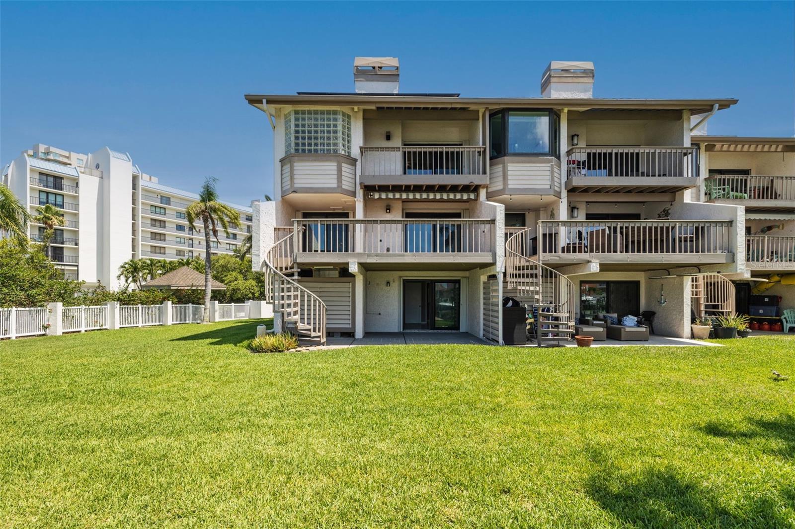 Image 46 of 83 For 101 Marina Del Rey Court