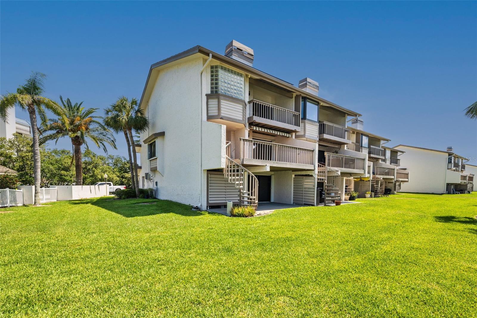Image 47 of 83 For 101 Marina Del Rey Court