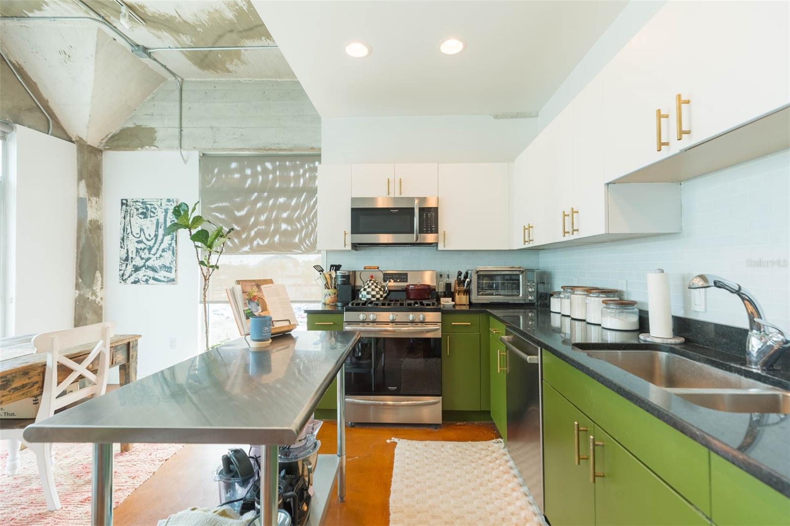 Image 21 of 43 For 101 12th Street 400