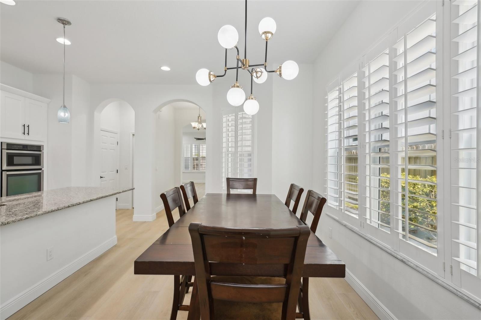 Image 12 of 60 For 307 Arrawana Avenue 100