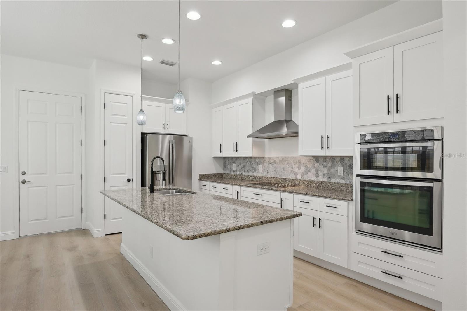 Image 17 of 60 For 307 Arrawana Avenue 100