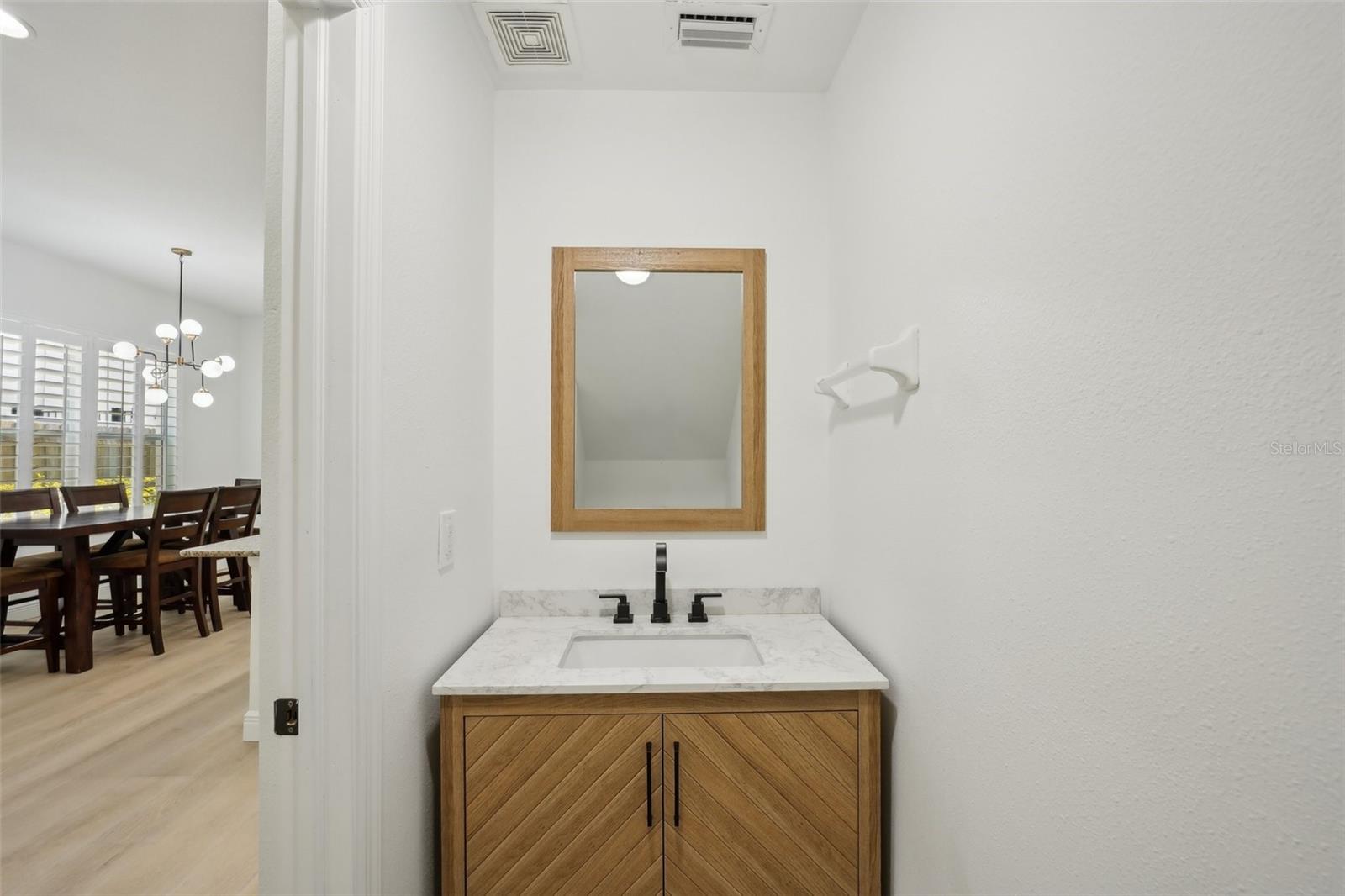 Image 23 of 60 For 307 Arrawana Avenue 100
